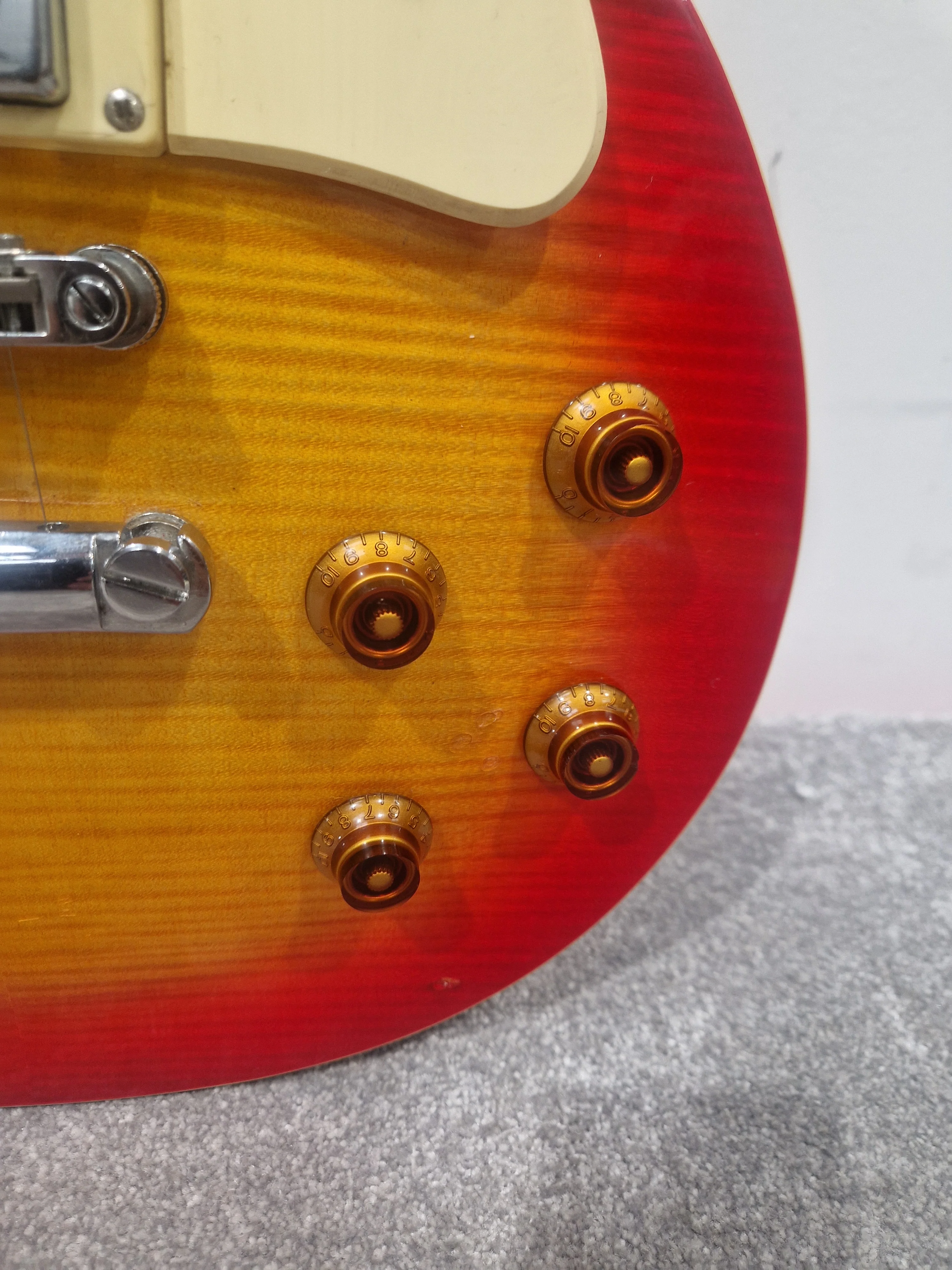 Epiphone Les Paul Standard Sunburst - Mahogany Body, Rosewood Fretboard - Good w/ Stagg soft case - Image 12