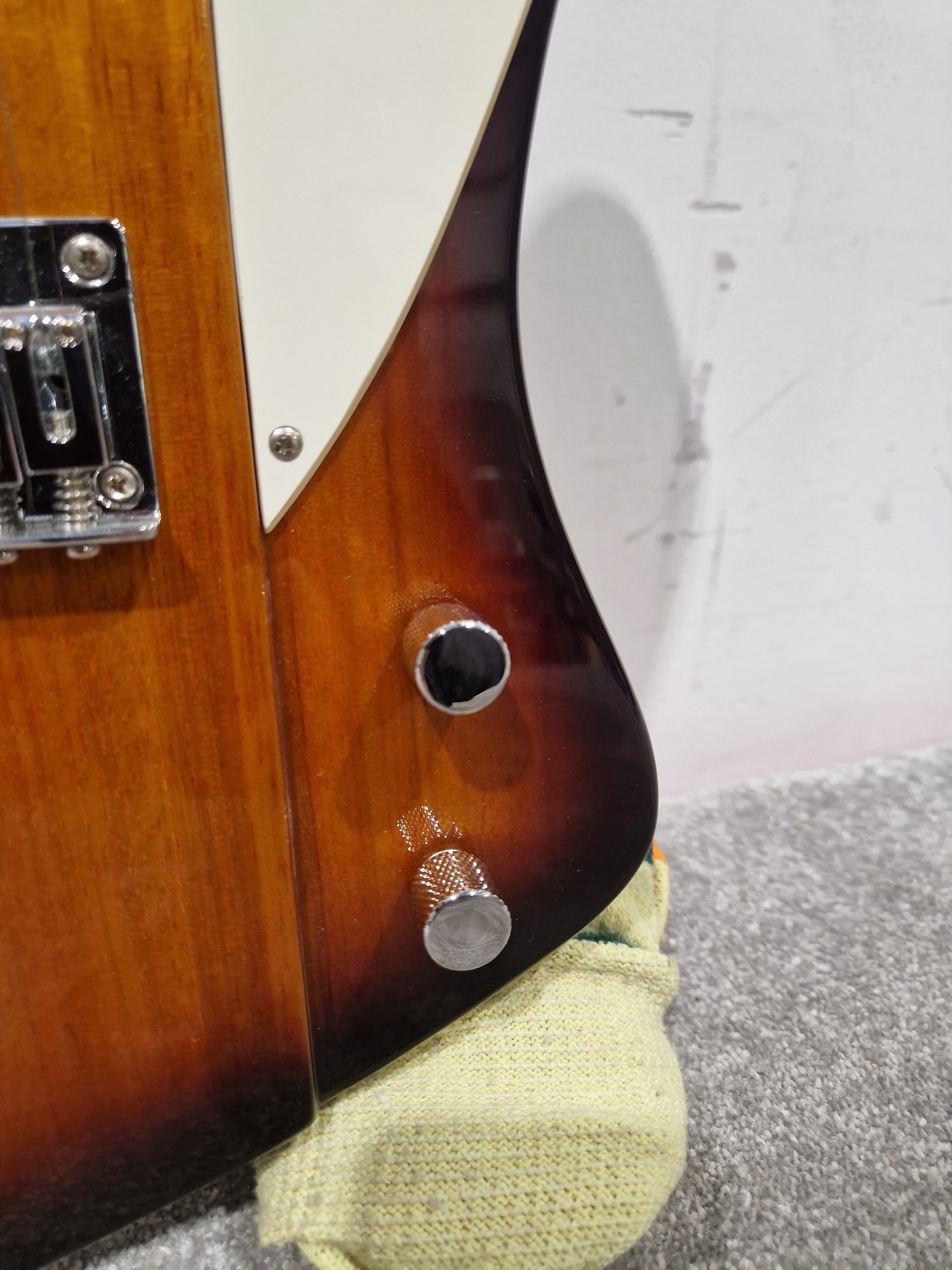 Epiphone Mandobird IV - Mandolin - Sunburst - Excellent w/ Soft Case - Image 4
