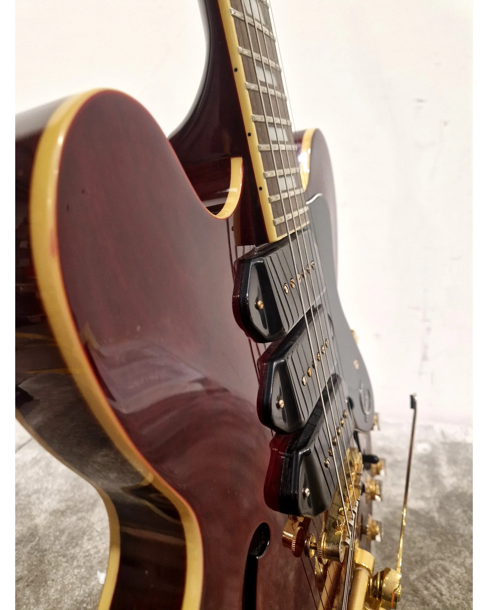 Epiphone Riviera P93 - Semi-Hollow Electric Guitar - Dark Red - Excellent w/ Hard Case - Image 20