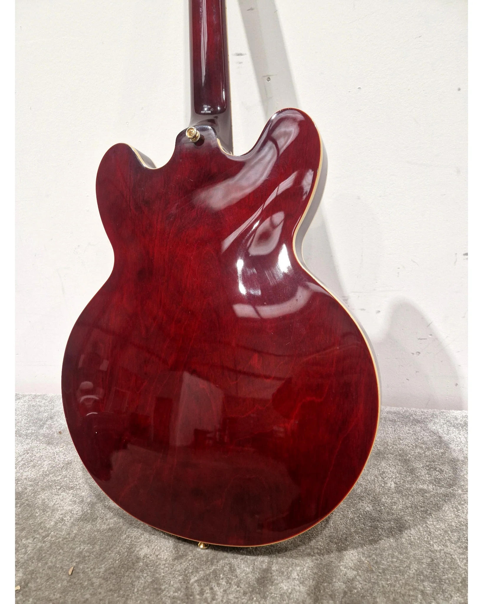 Epiphone Riviera P93 - Semi-Hollow Electric Guitar - Dark Red - Excellent w/ Hard Case - Image 5