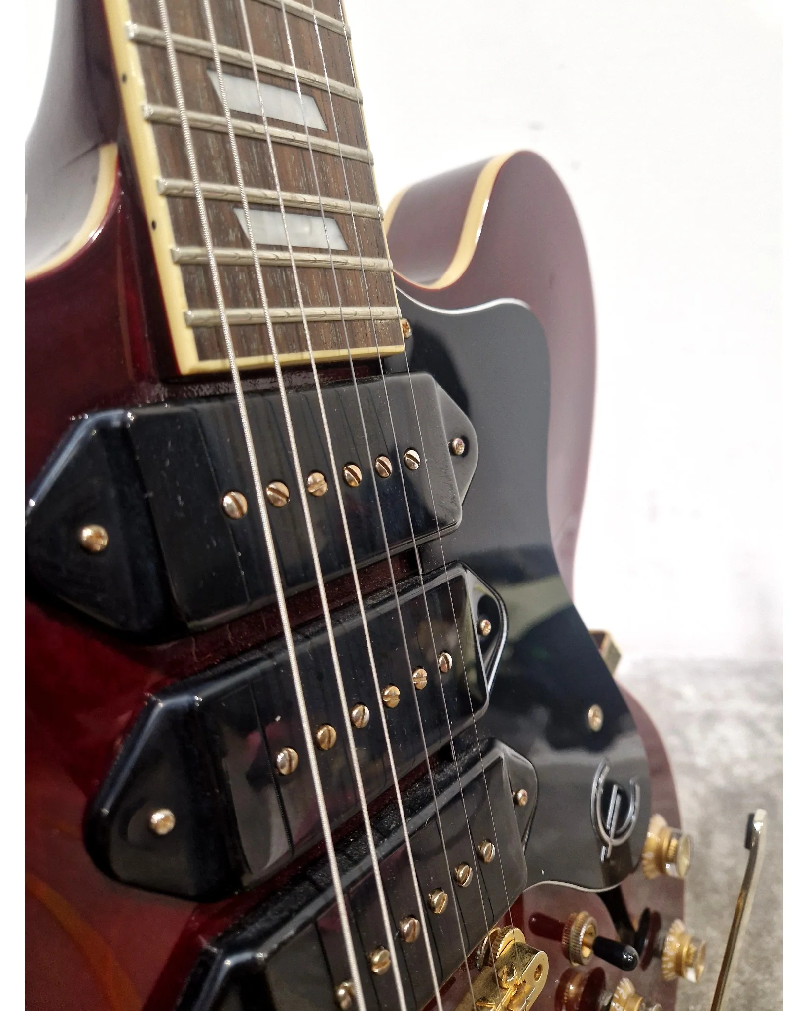 Epiphone Riviera P93 - Semi-Hollow Electric Guitar - Dark Red - Excellent w/ Hard Case - Image 7