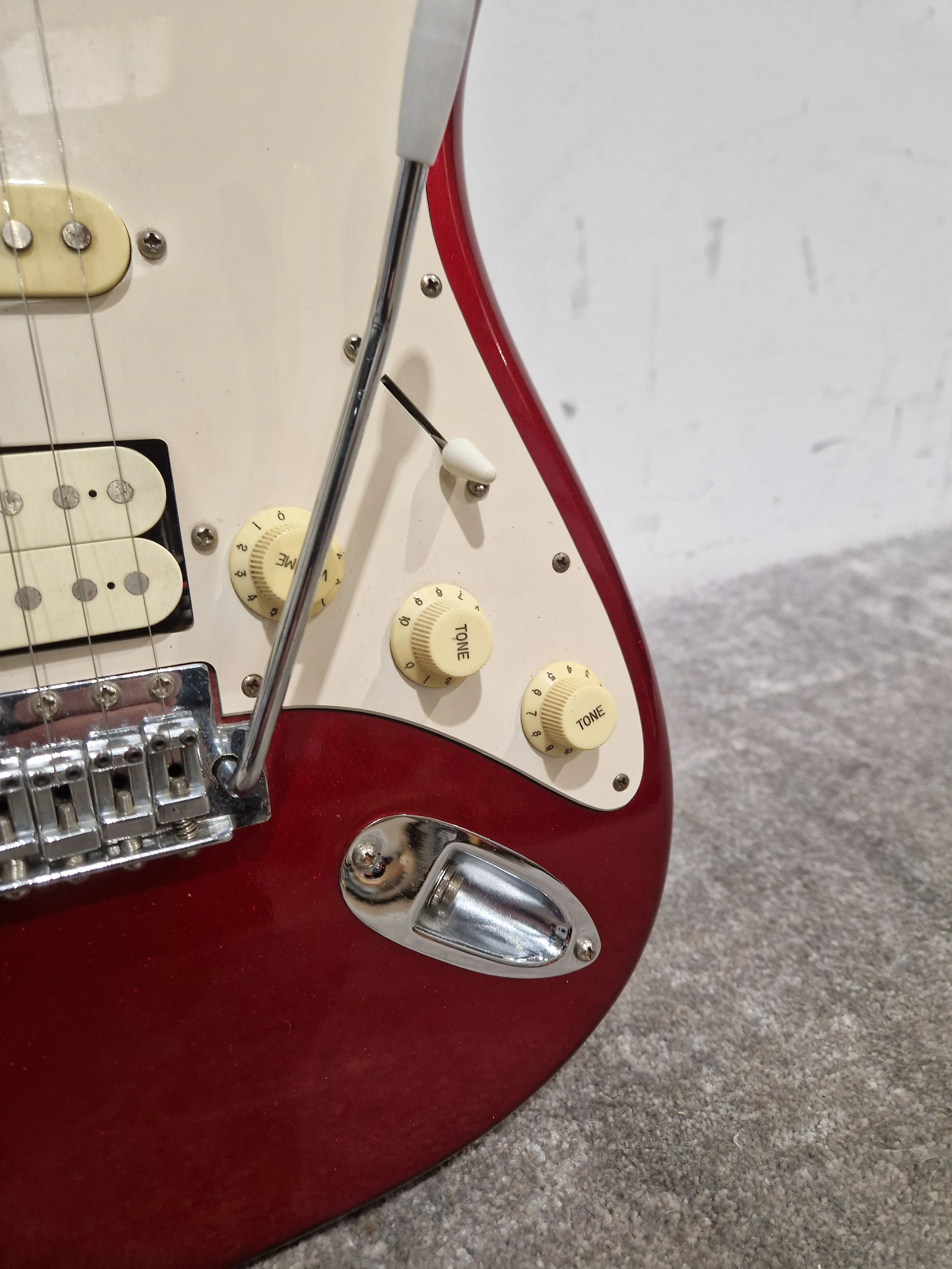 Epiphone Stratocaster Style - Electric Guitar - Red - Good w/ Hard Case - Image 5