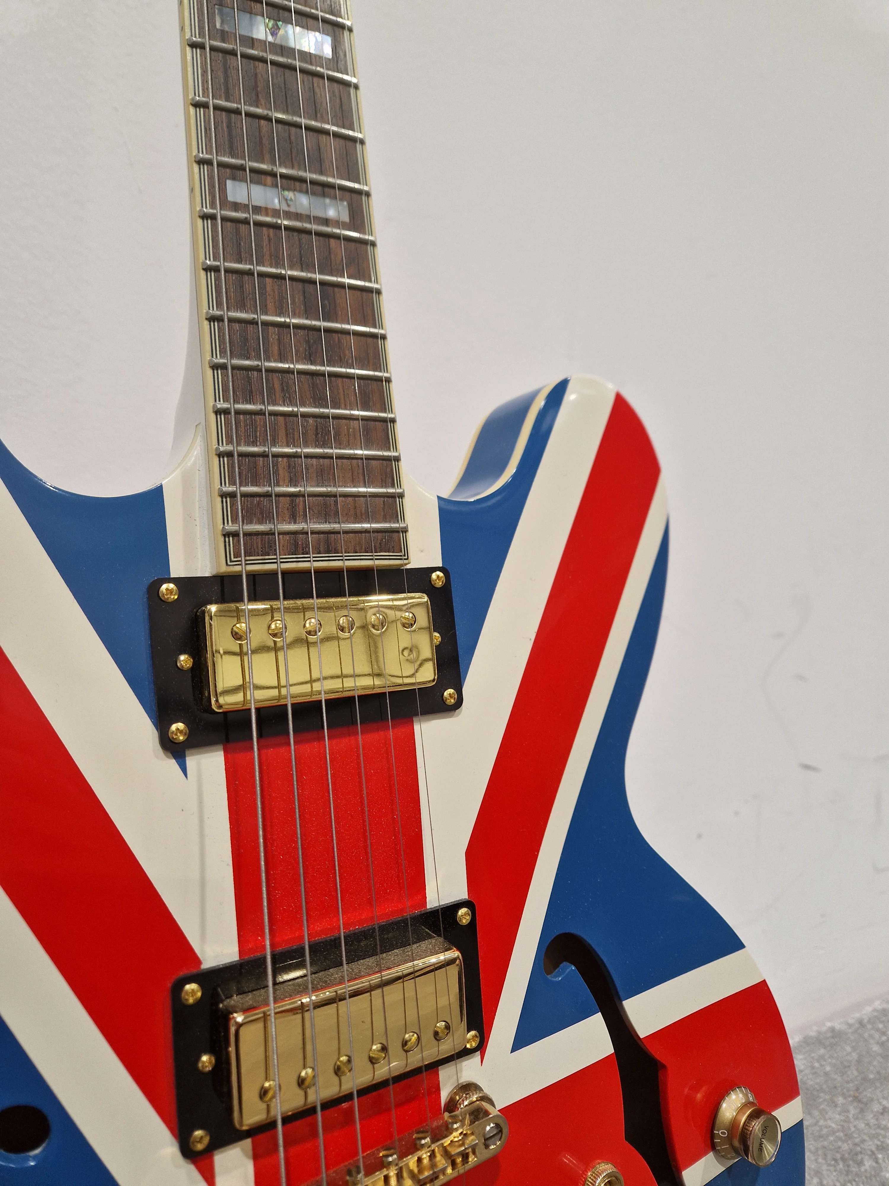 Epiphone Union Jack - Semi-Hollow Electric Guitar - Union Jack Finish - Good w/ Hard Case & Certification - Image 9