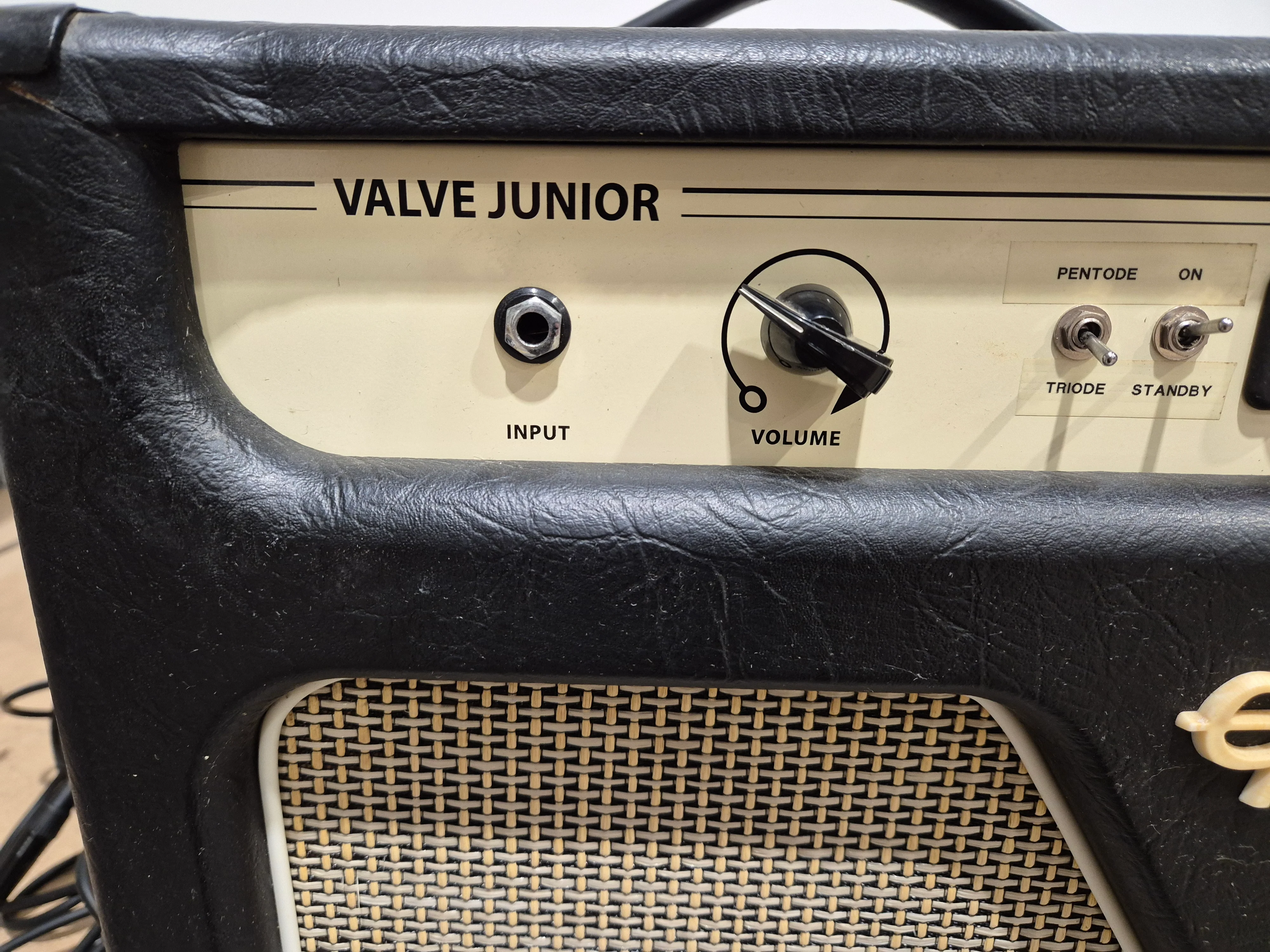 Epiphone Valve Junior - 5-Watt - Electric Guitar Amplifier - Image 3