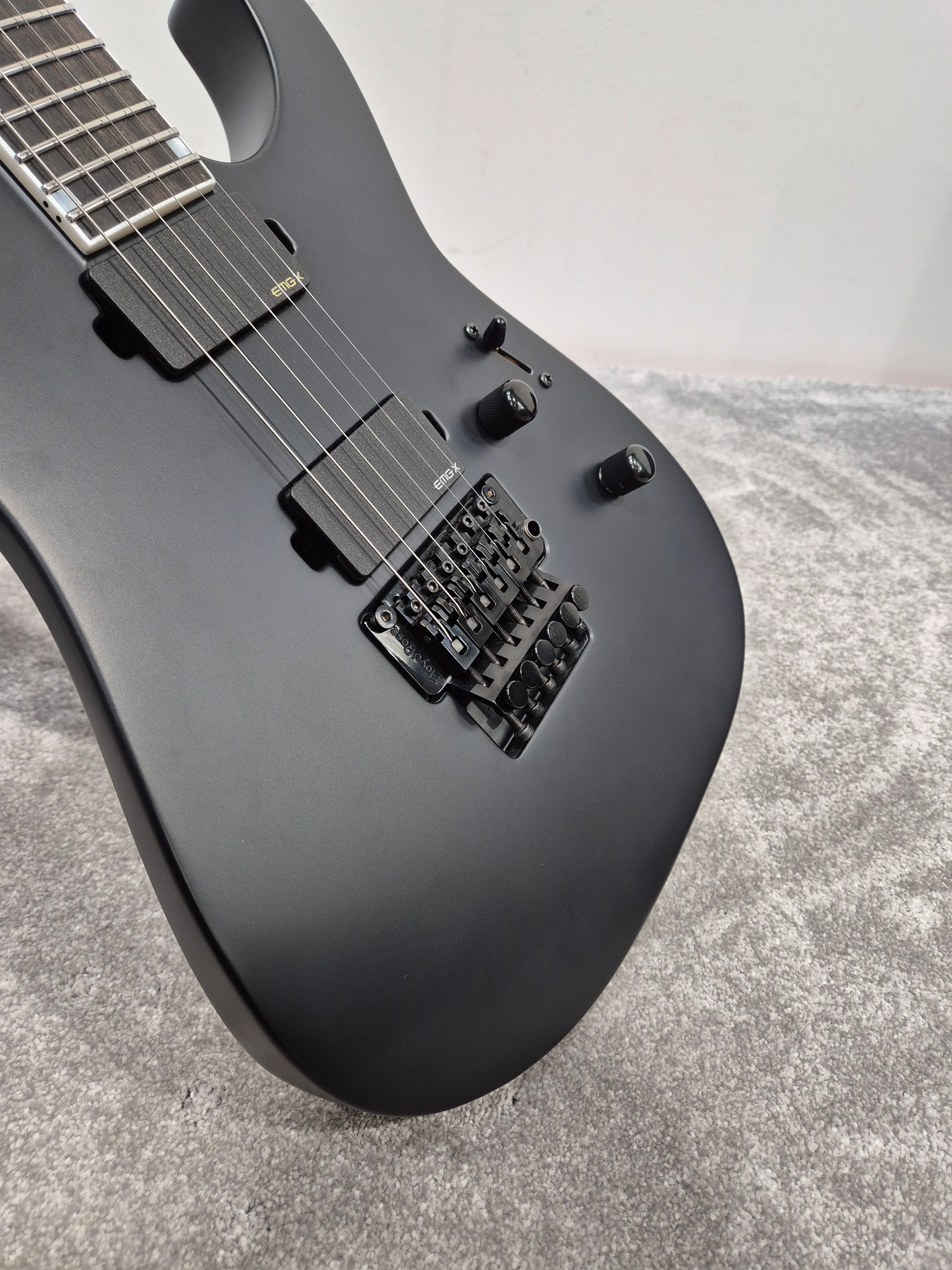 ESP M-II USA - Electric Guitar w/ ESP Hard Case - Excellent - Image 13