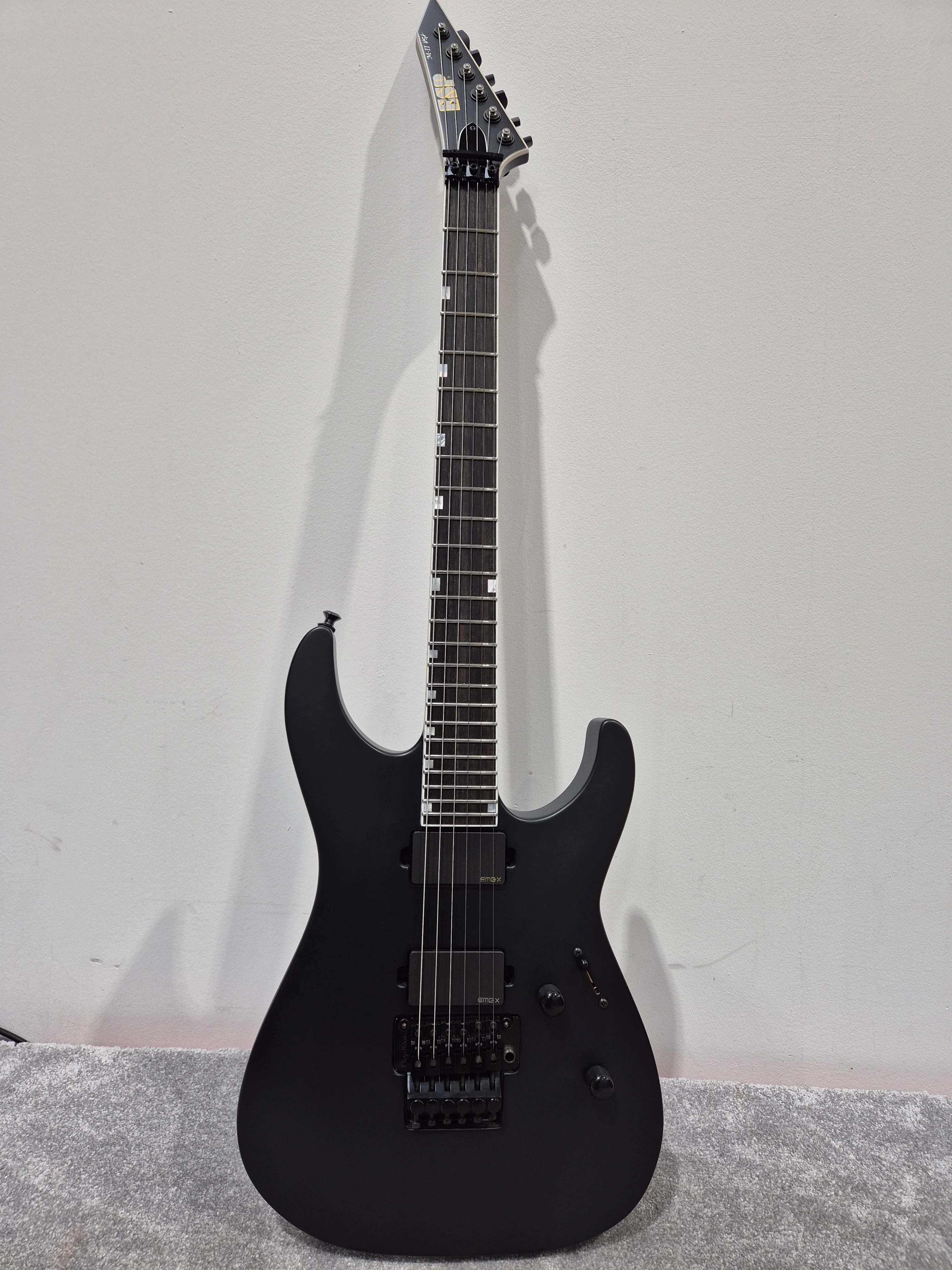 ESP M-II USA - Electric Guitar w/ ESP Hard Case - Excellent - Image 5