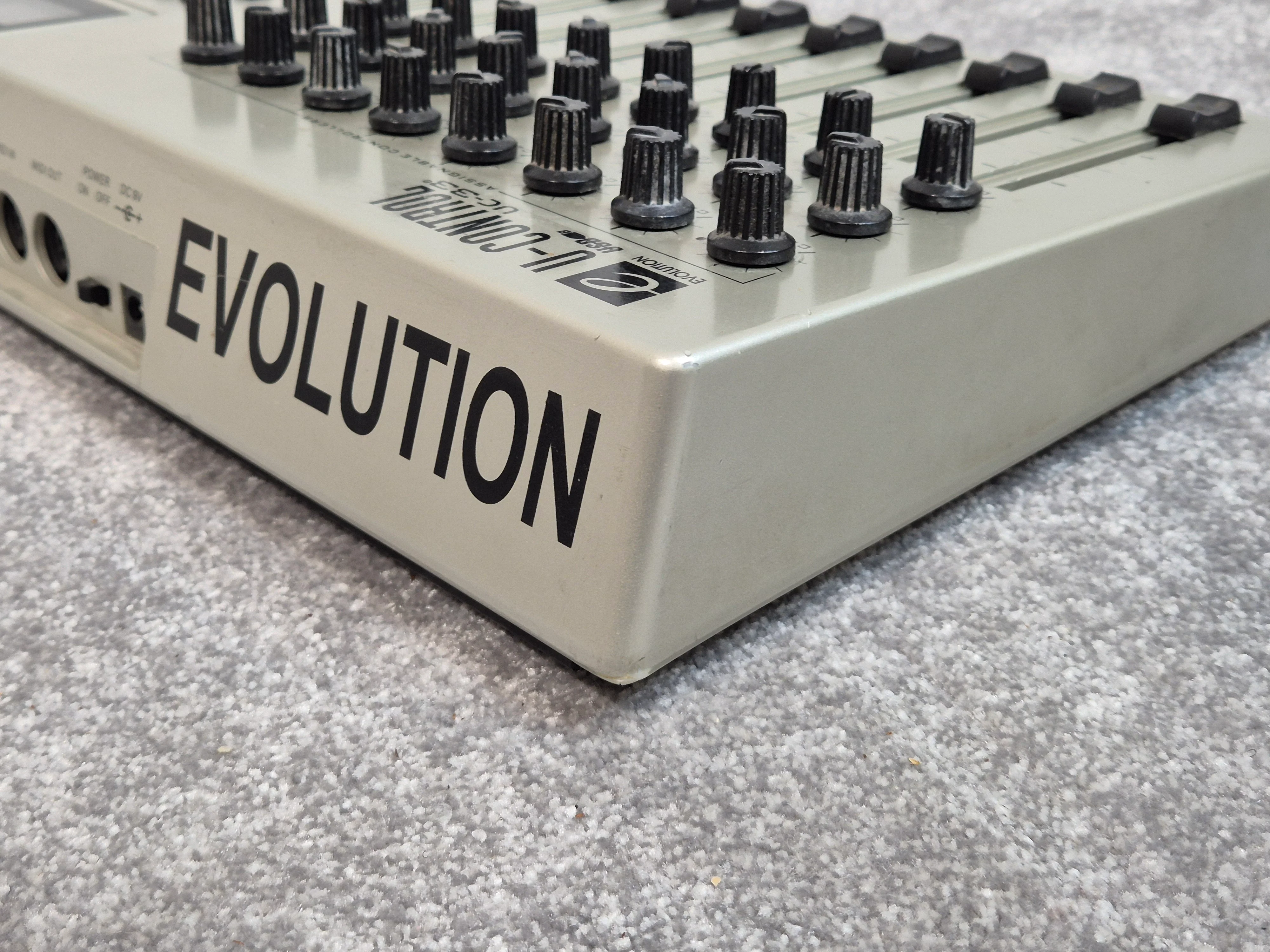 Evolution UC33 - PC/MIDI Hardware Controller - Image 5