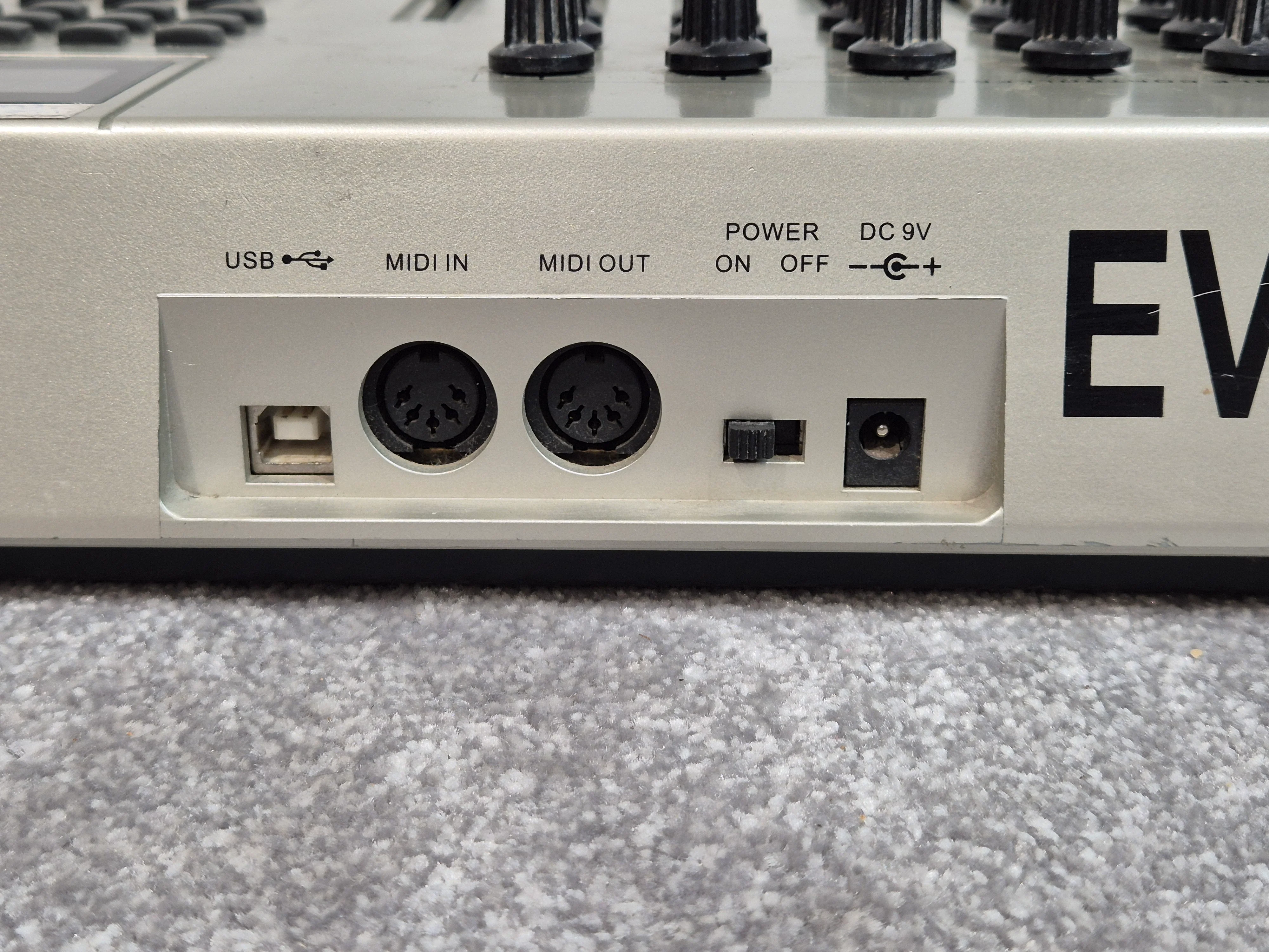 Evolution UC33 - PC/MIDI Hardware Controller - Image 7