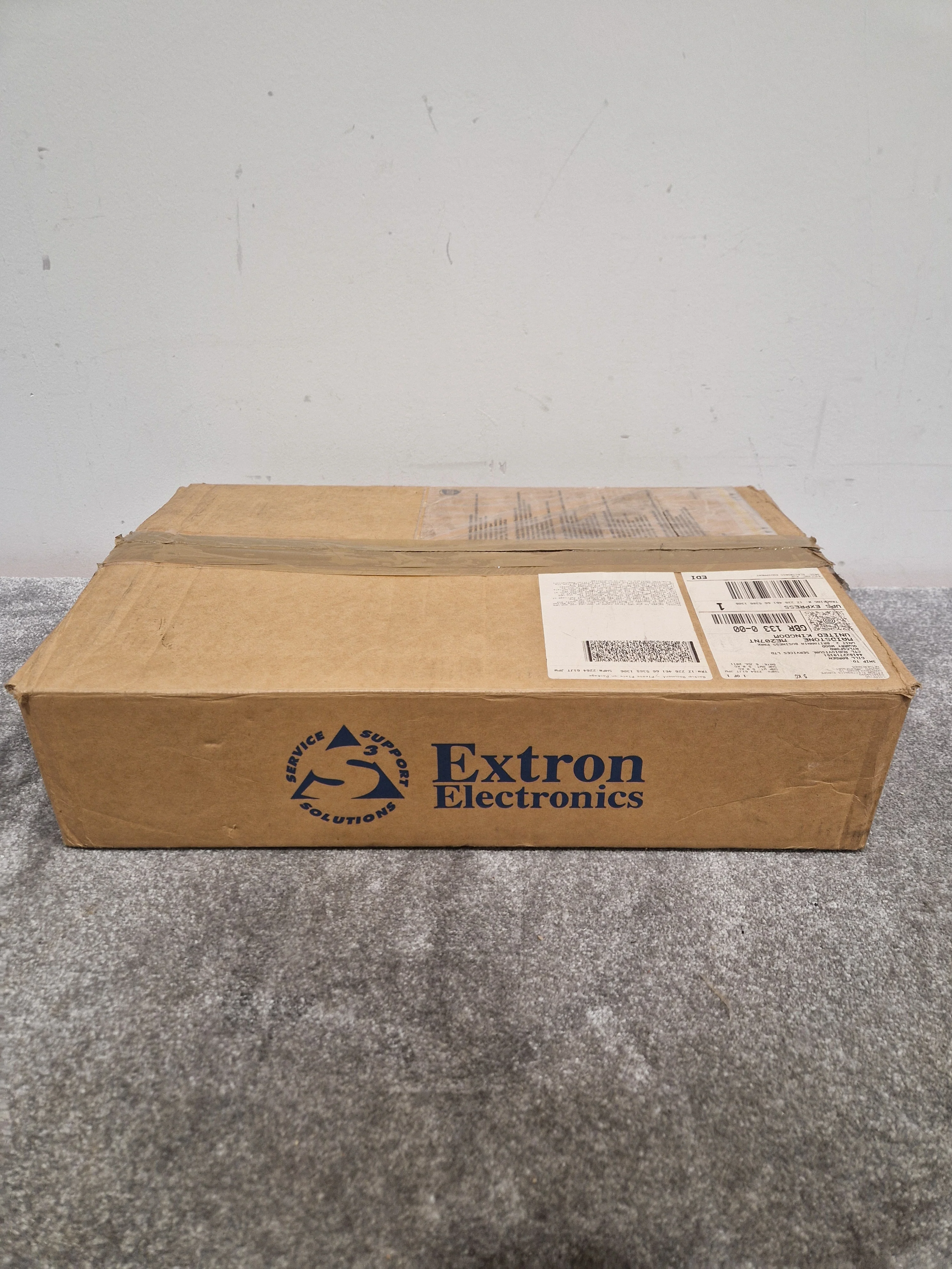 Extron MVX 44 Vga A Matrix Switcher - 4x4 VGA Matrix, High Resolution - Excellent w/ Original Box & Power Supply & Manuals - Image 8
