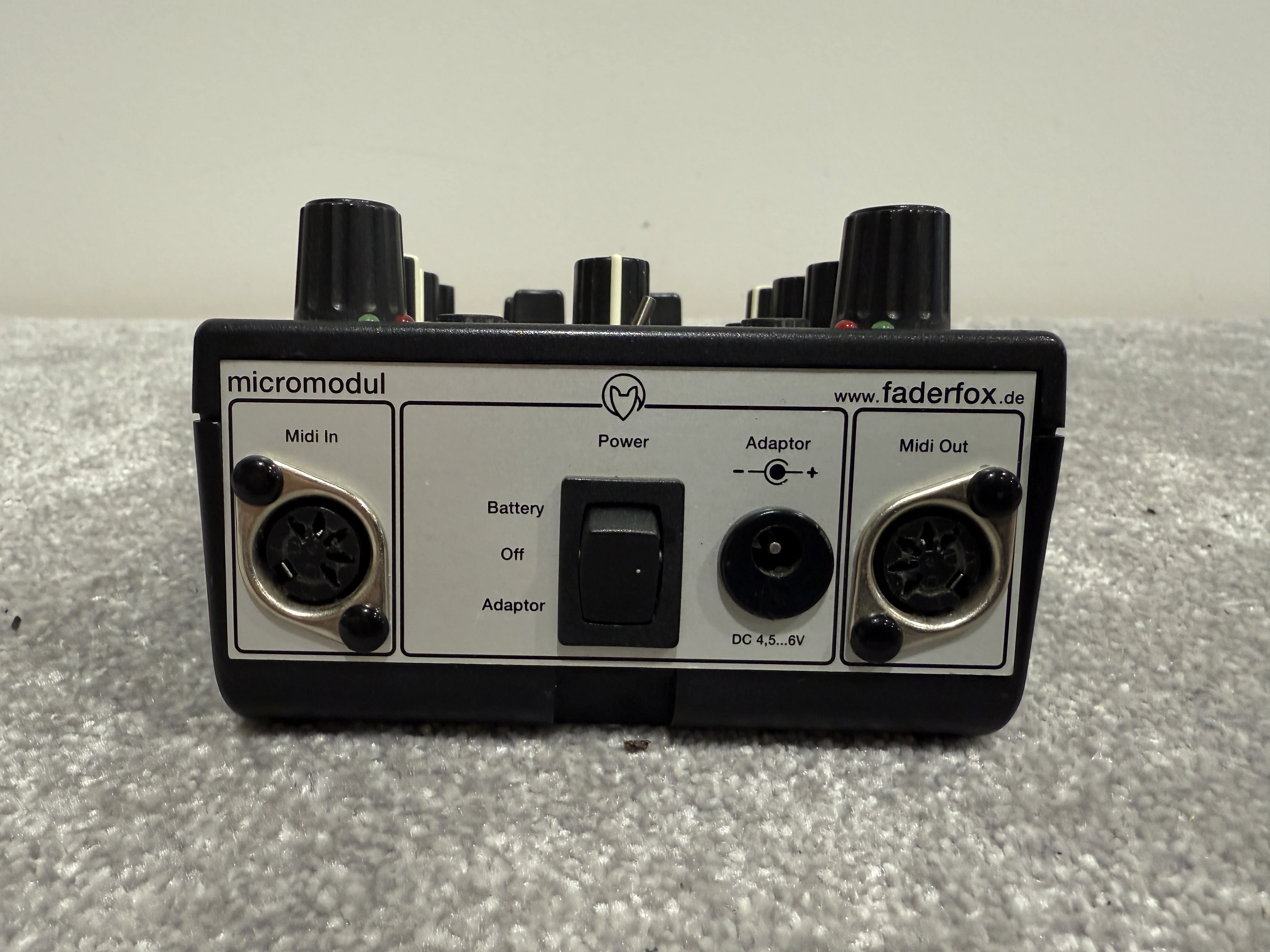 Faderfox Micromodul DJ2 - DJ Controller with Power Supply - Image 5