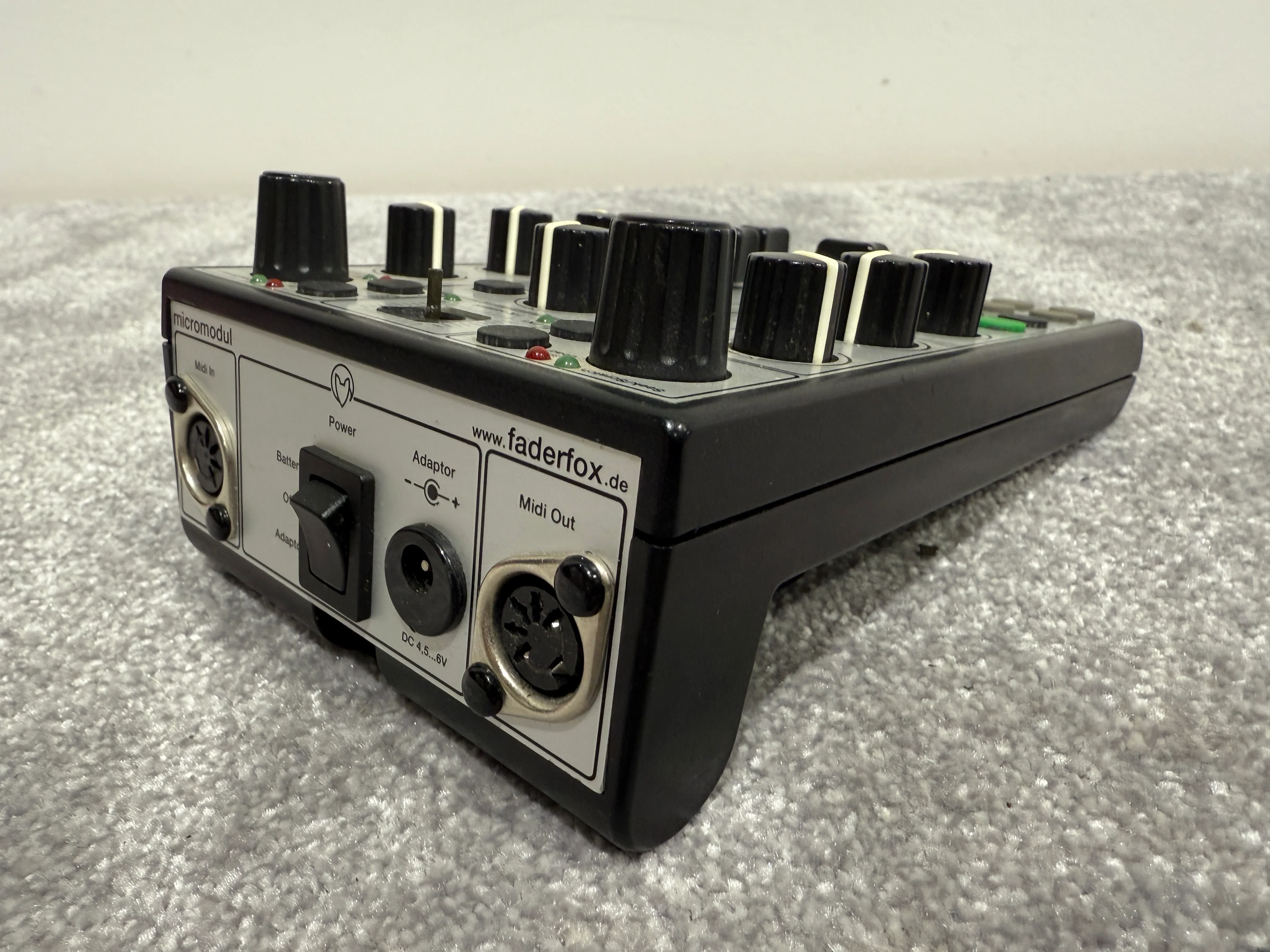 Faderfox Micromodul DJ2 - DJ Controller with Power Supply - Image 7