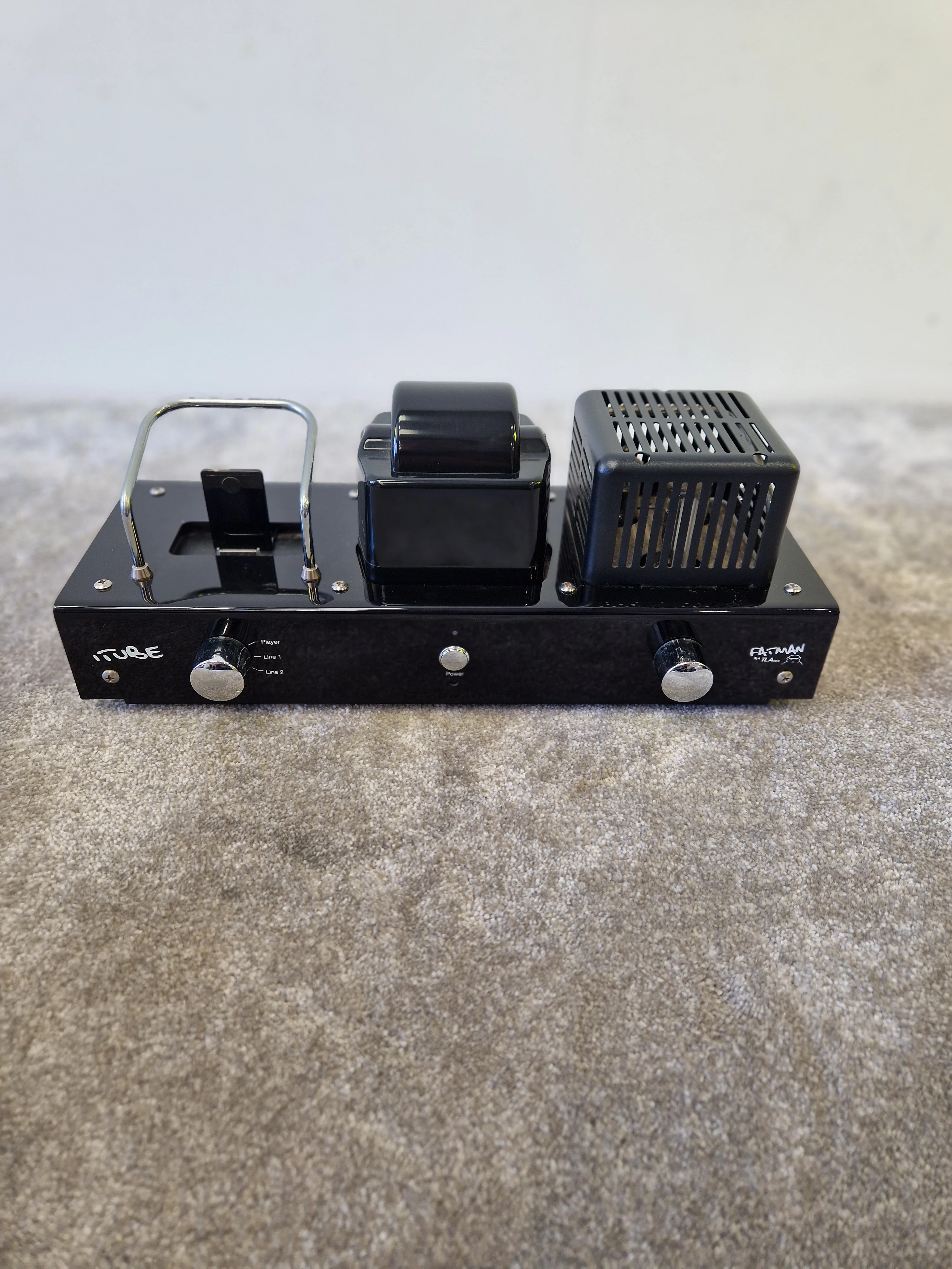 Fatman Carbon iTube Valve Amp with iPod Dock – Hybrid Tube Amplifier, Rich Analog Sound - Excellent w/ Original Box - Image 2