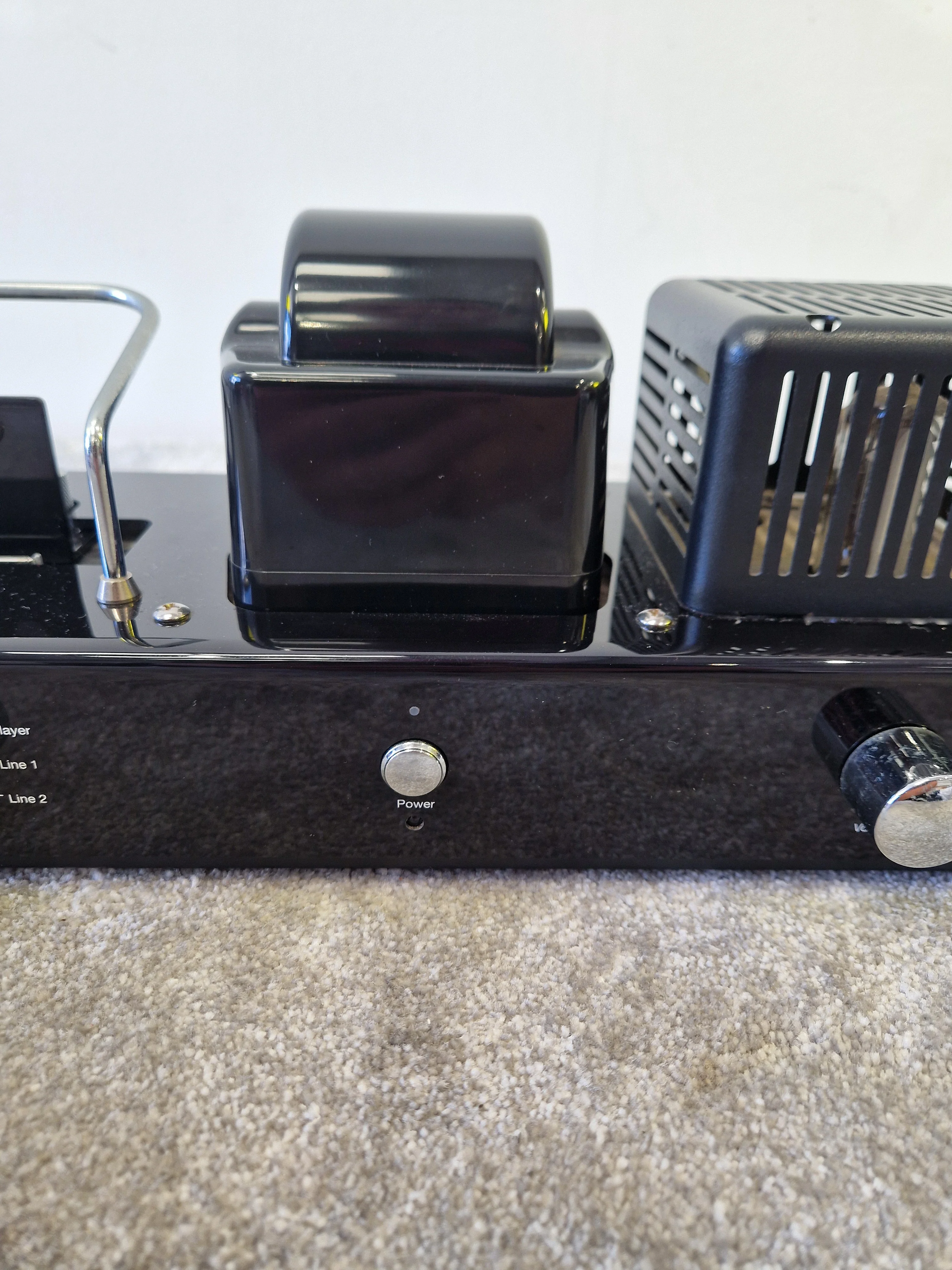 Fatman Carbon iTube Valve Amp with iPod Dock – Hybrid Tube Amplifier, Rich Analog Sound - Excellent w/ Original Box - Image 4