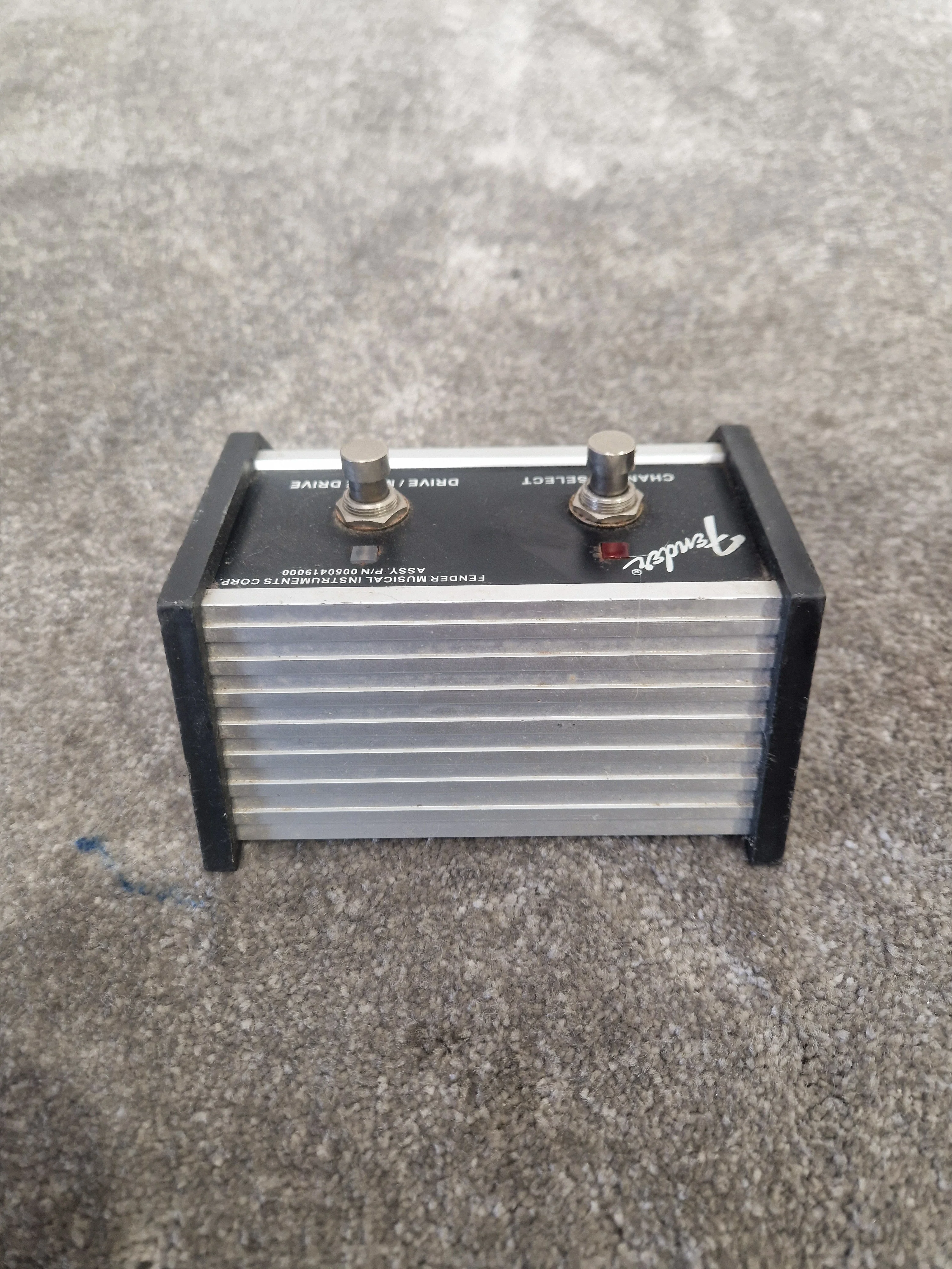 Fender 212R - 100W Solid-State Combo Amp - Good w/ Power Supply & Fender Pedal - Image 5