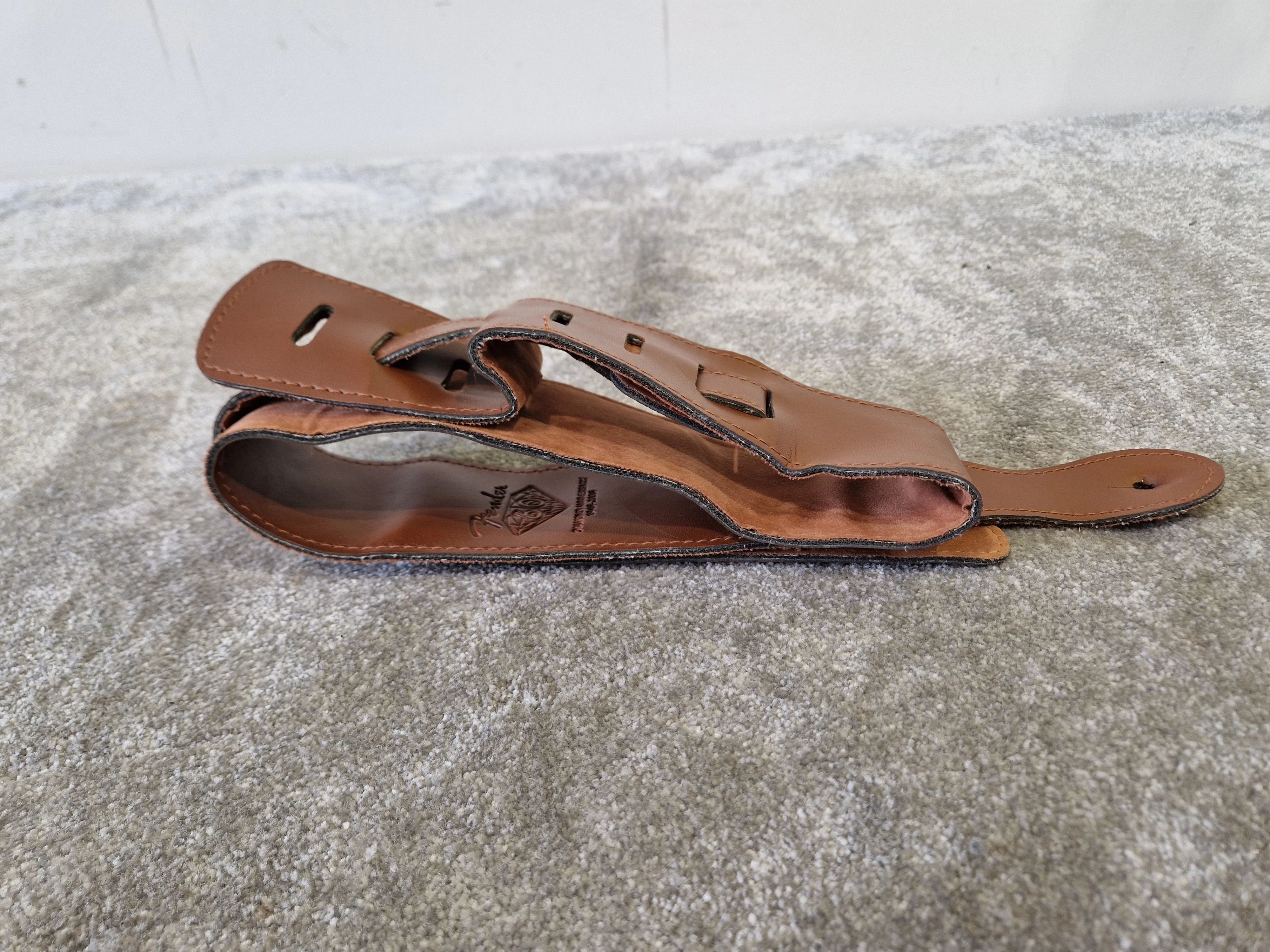 Fender 60th Diamond Anniversary Strap – Brown Leather – Excellent - Image 5