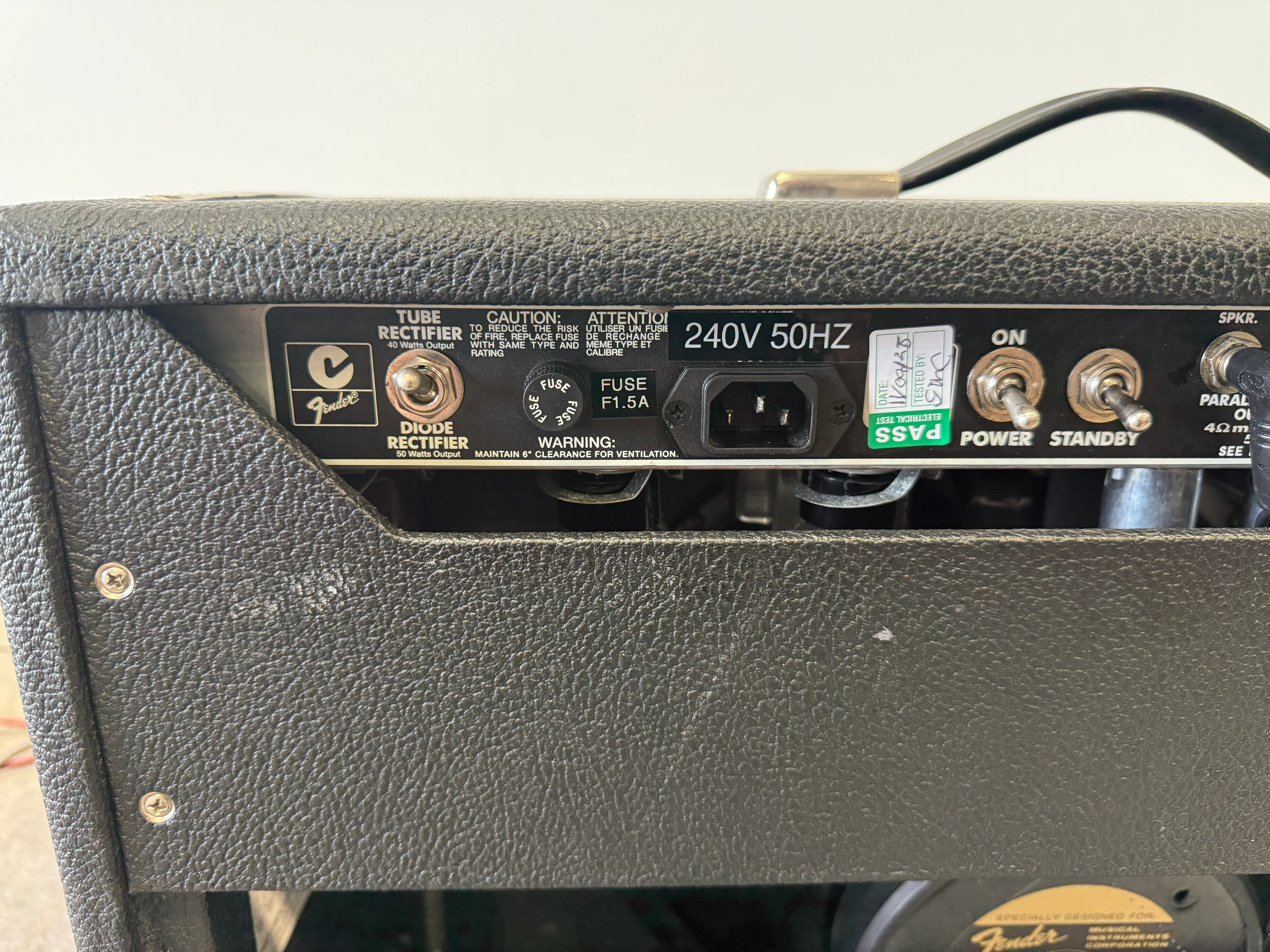Fender '64 Vibroverb Custom Reissue Combo Amp – Hand-Wired, Excellent Condition, Vintage Tone - Image 21
