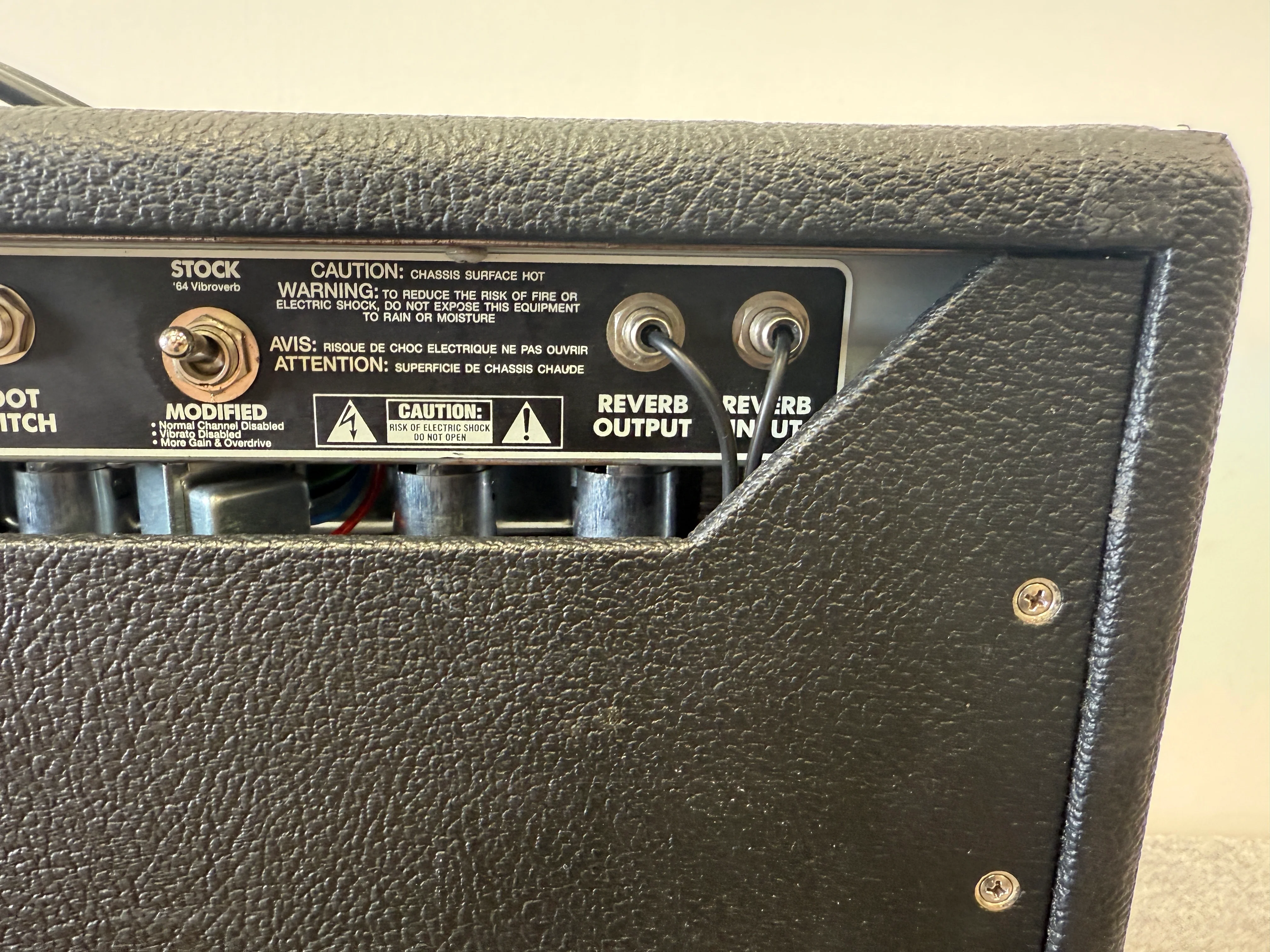 Fender '64 Vibroverb Custom Reissue Combo Amp – Hand-Wired, Excellent Condition, Vintage Tone - Image 22