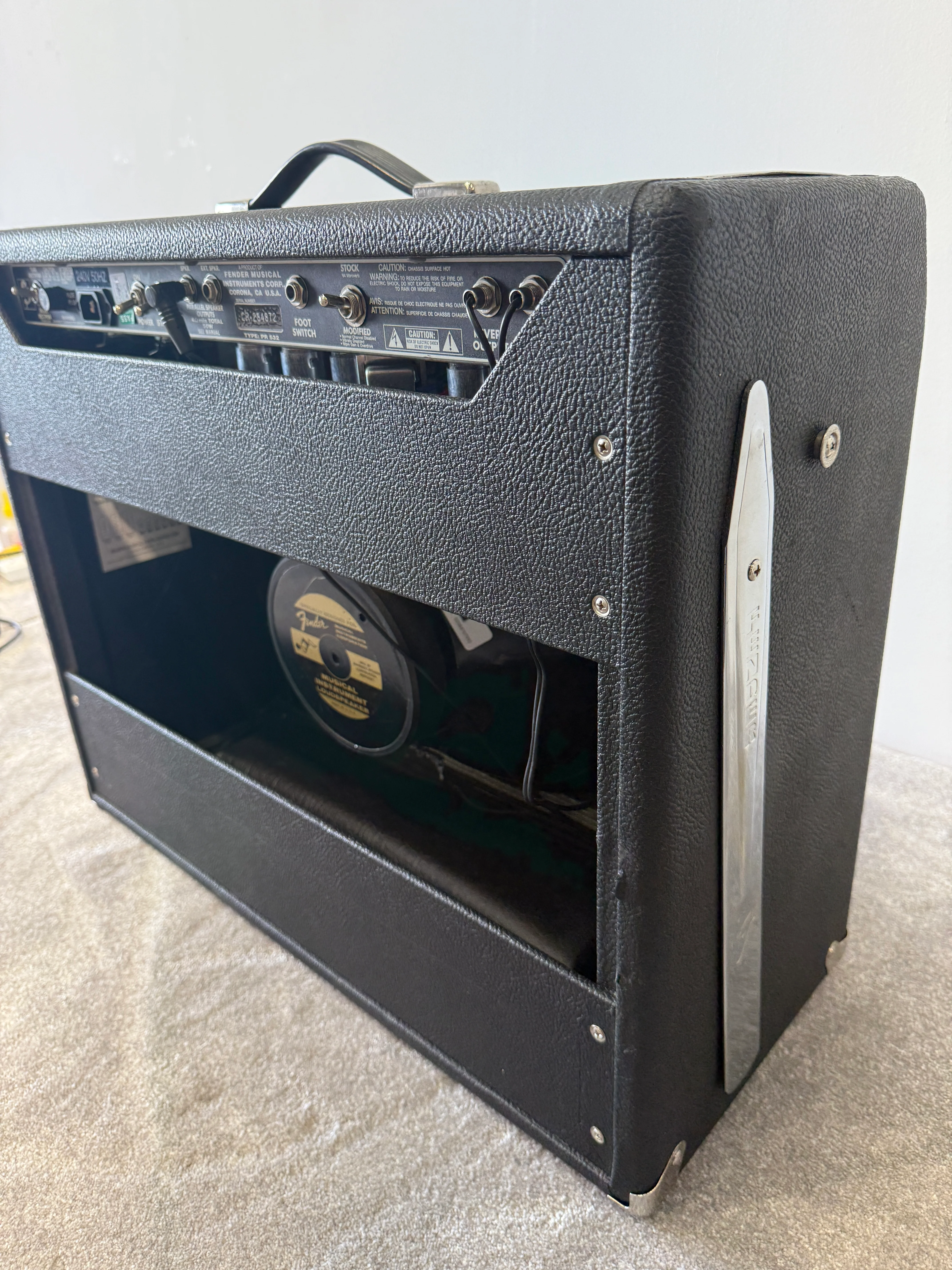 Fender '64 Vibroverb Custom Reissue Combo Amp – Hand-Wired, Excellent Condition, Vintage Tone - Image 9