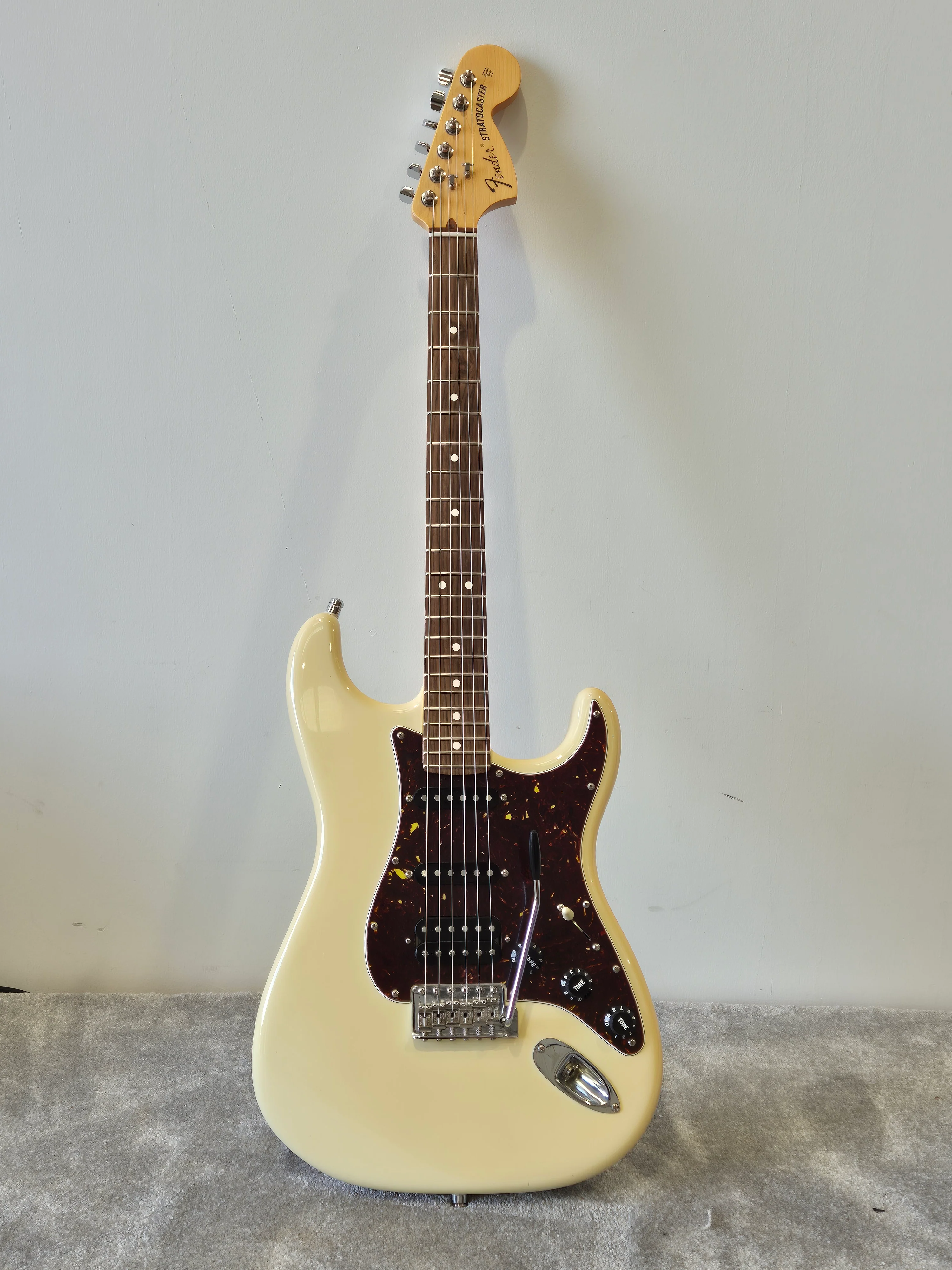 Fender American Special Stratocaster 2017 Electric guitar - Olympic White w/ Hard Case - Excellent - Image 2
