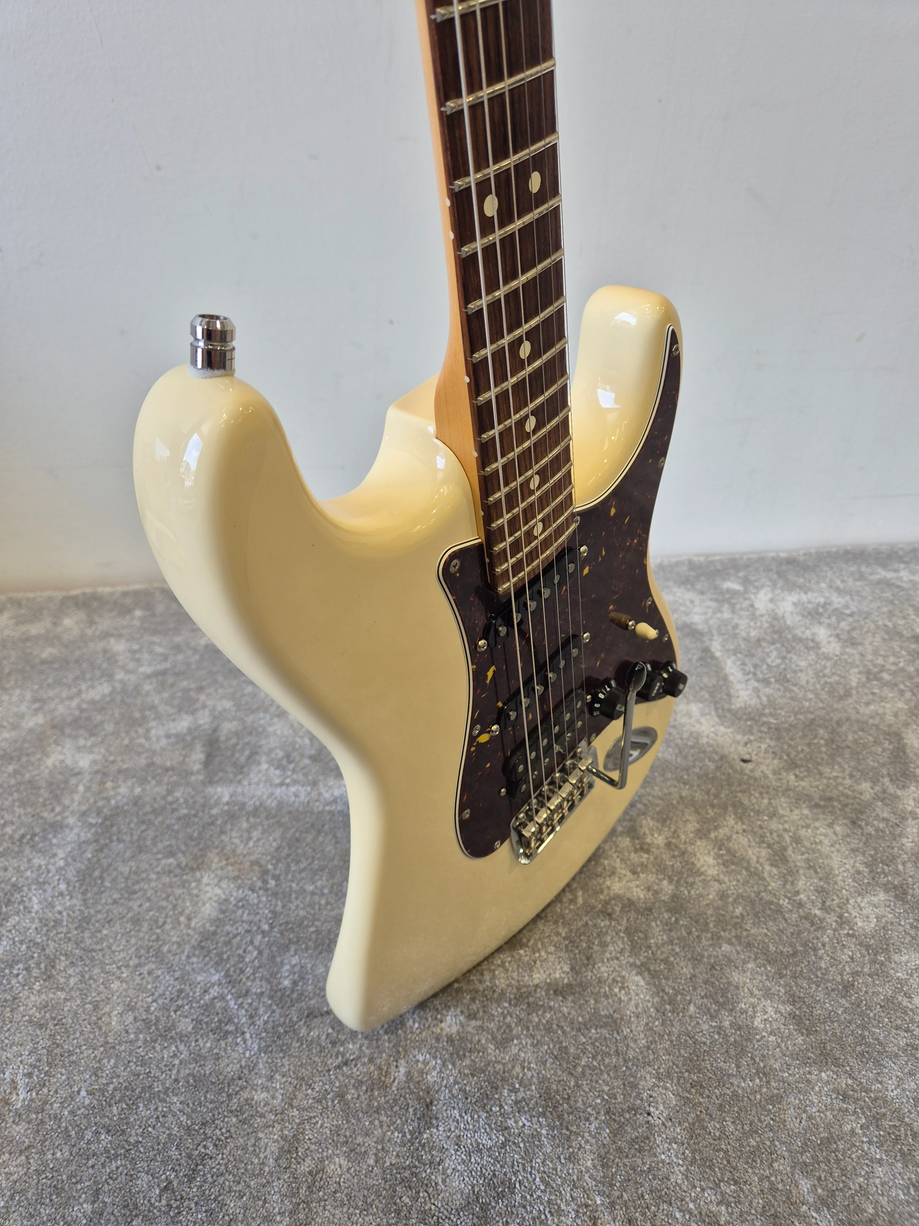 Fender American Special Stratocaster 2017 Electric guitar - Olympic White w/ Hard Case - Excellent - Image 7