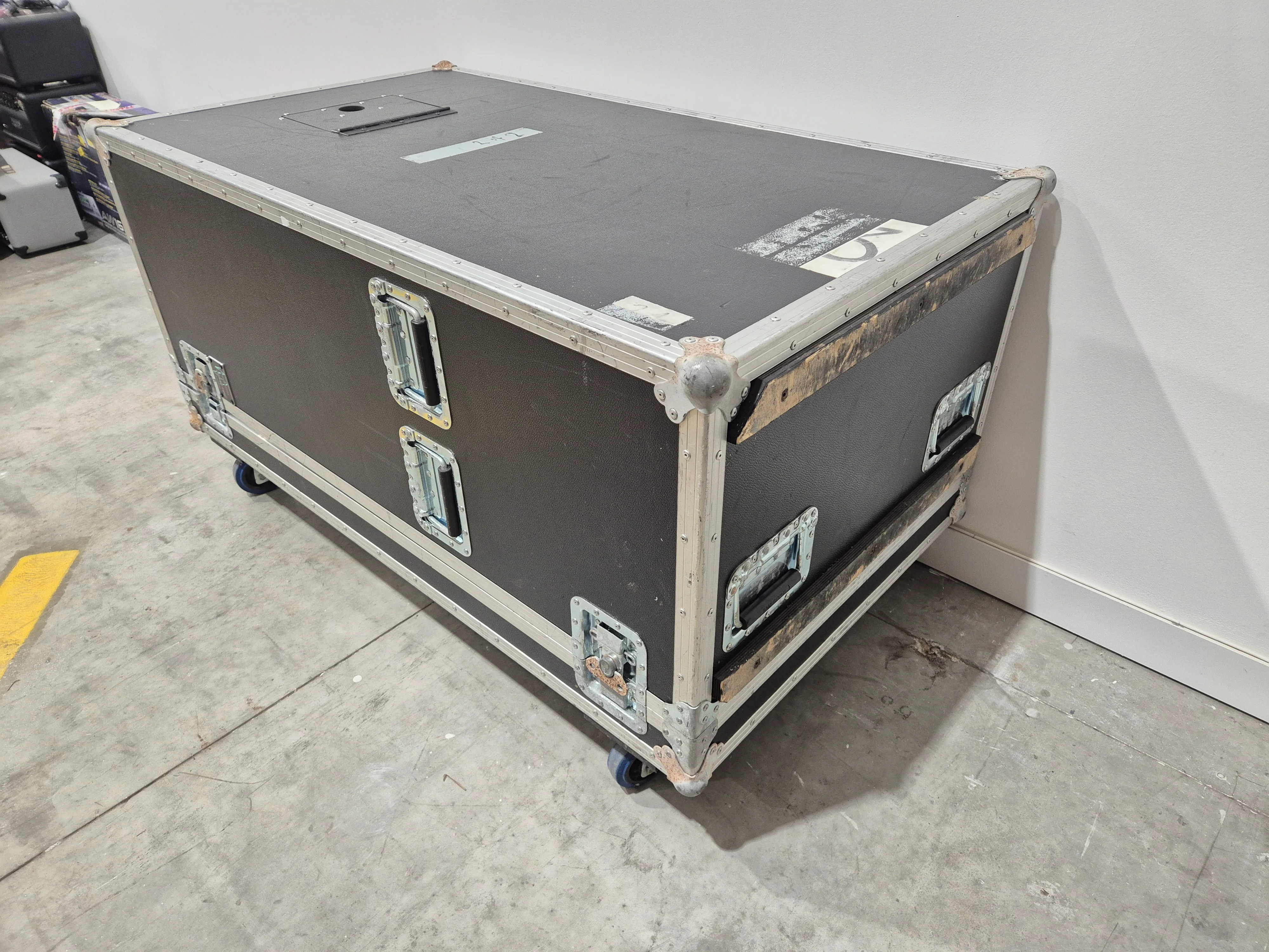 Fender Bassman 810 Neo Bass Amplifier Cabinet - 8x10" Neo Speakers, 2000 Watts - Excellent w/ Flight Case - Image 18