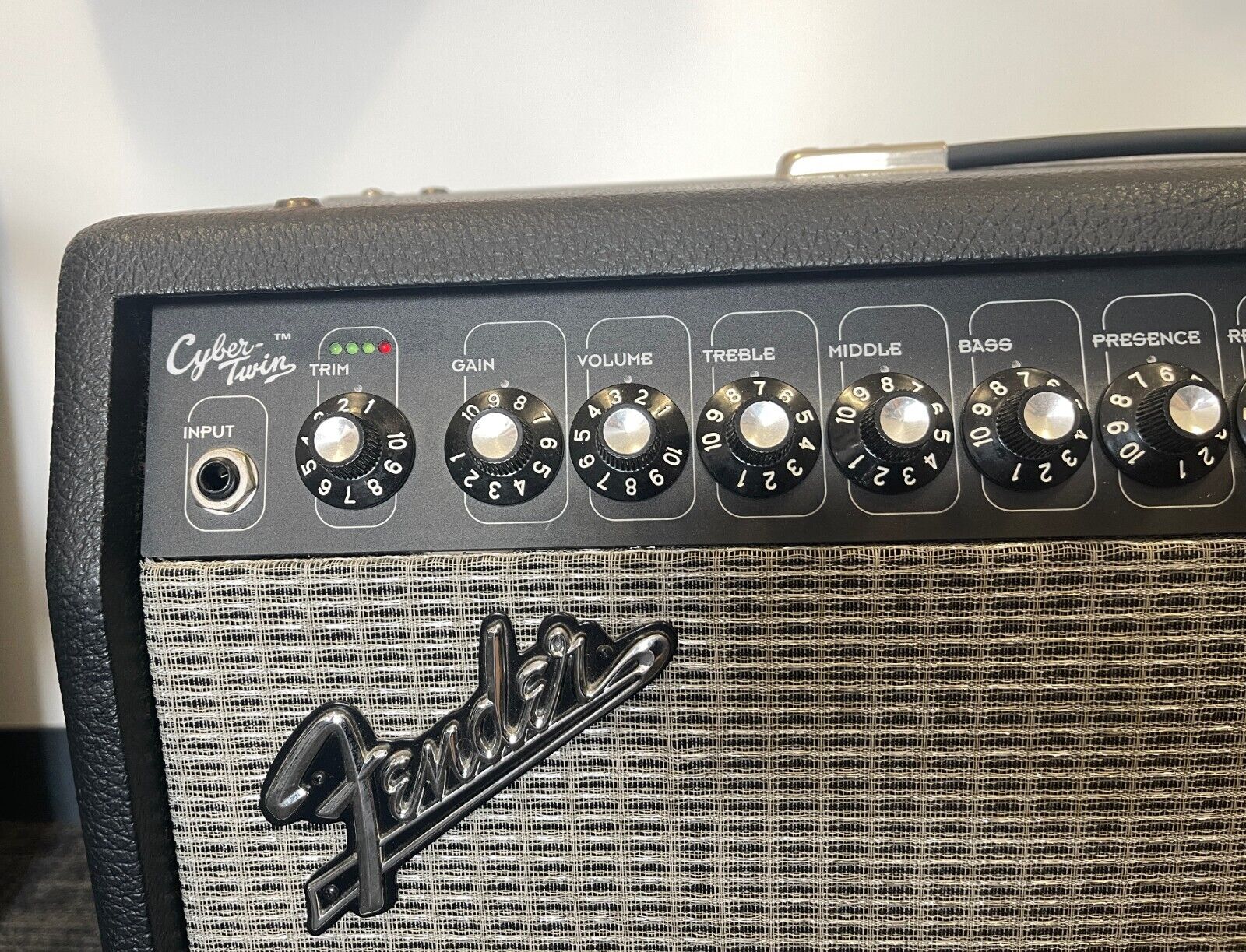 Fender Cyber-Twin 2 x 65-Watt 2x12" Guitar Combo Amp Footswitches and Cover - Image 4