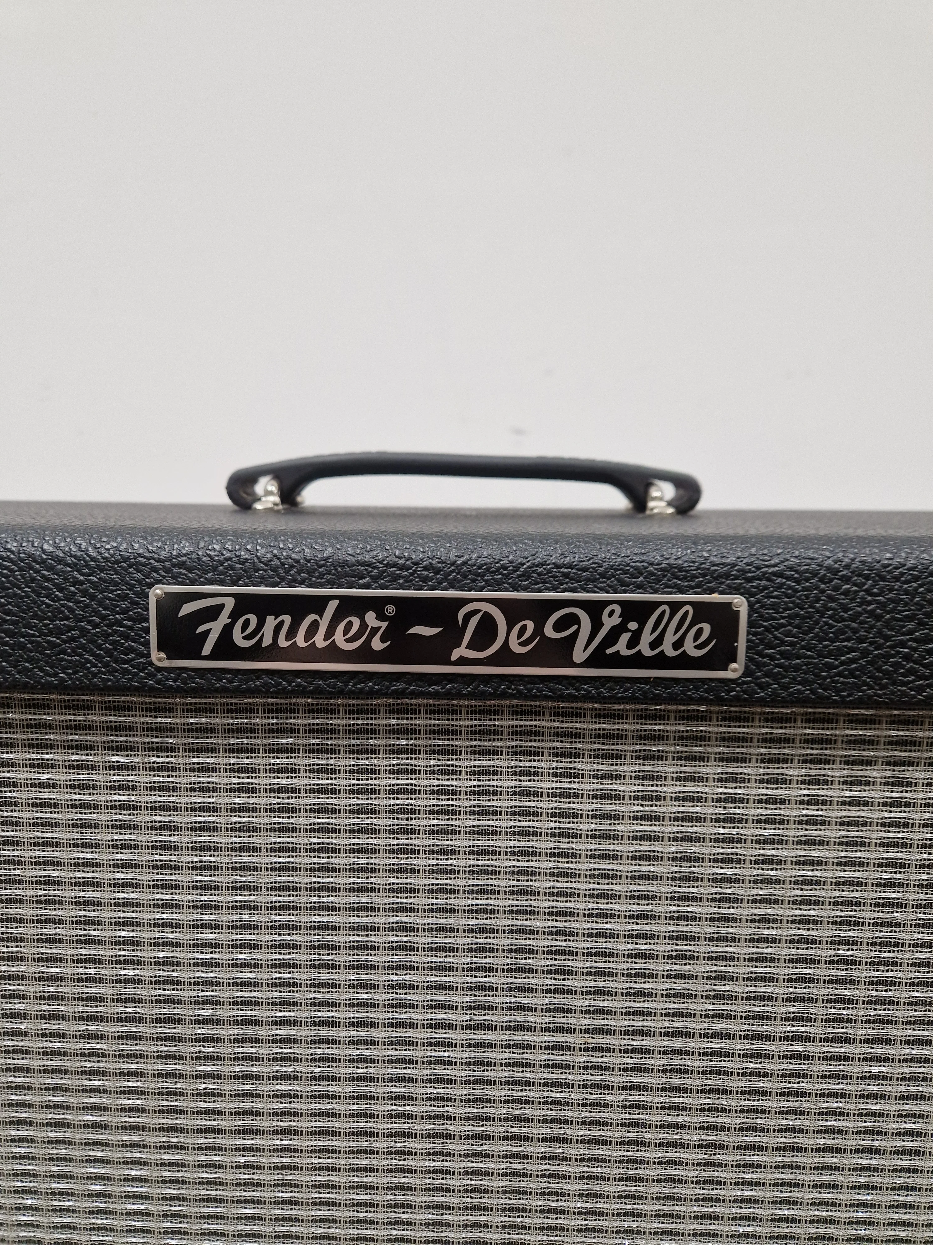 Fender DeVille 212 - Guitar Amplifier - 2x12" - Excellent w/ Cables - Image 12