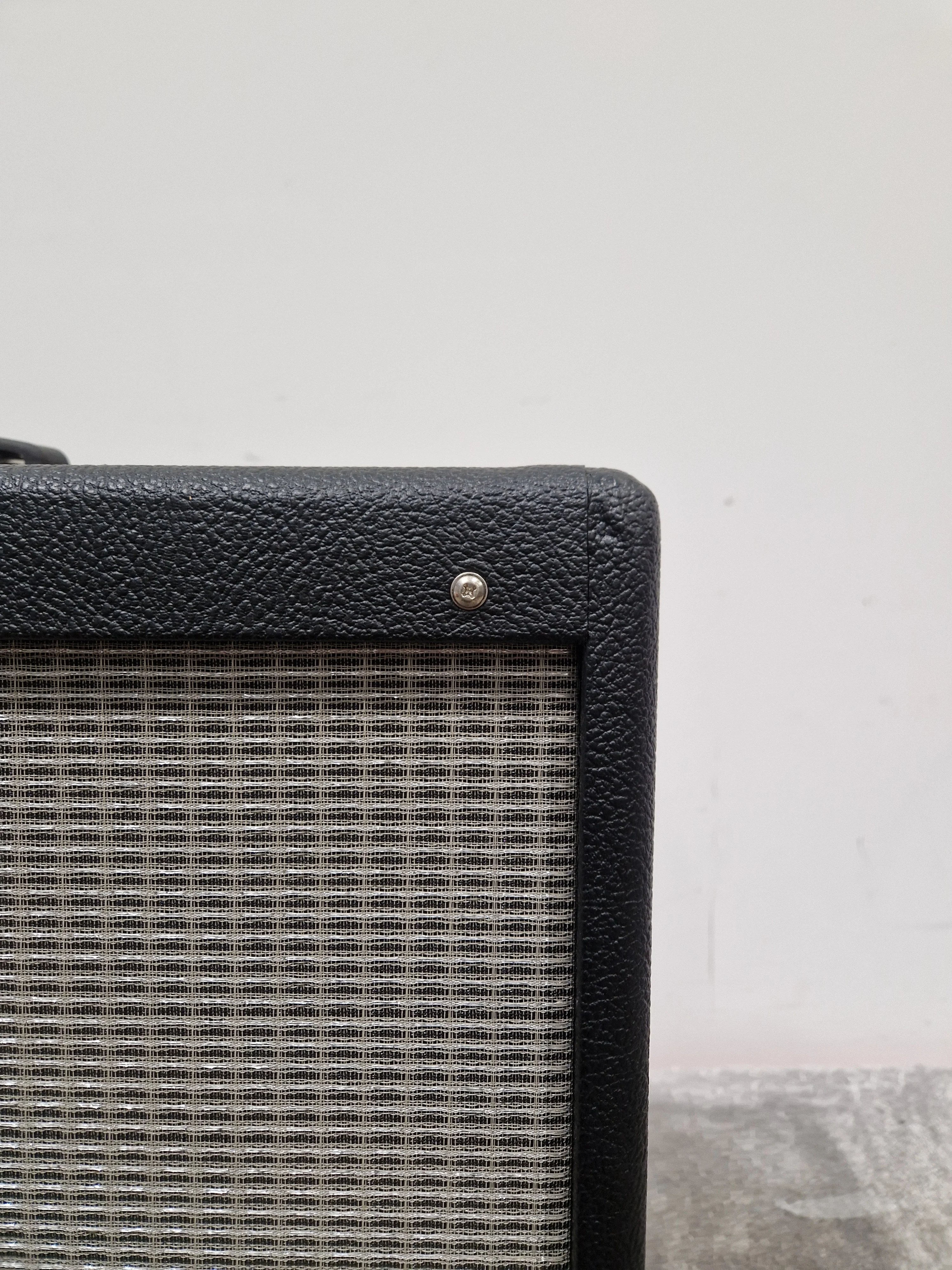 Fender DeVille 212 - Guitar Amplifier - 2x12" - Excellent w/ Cables - Image 15