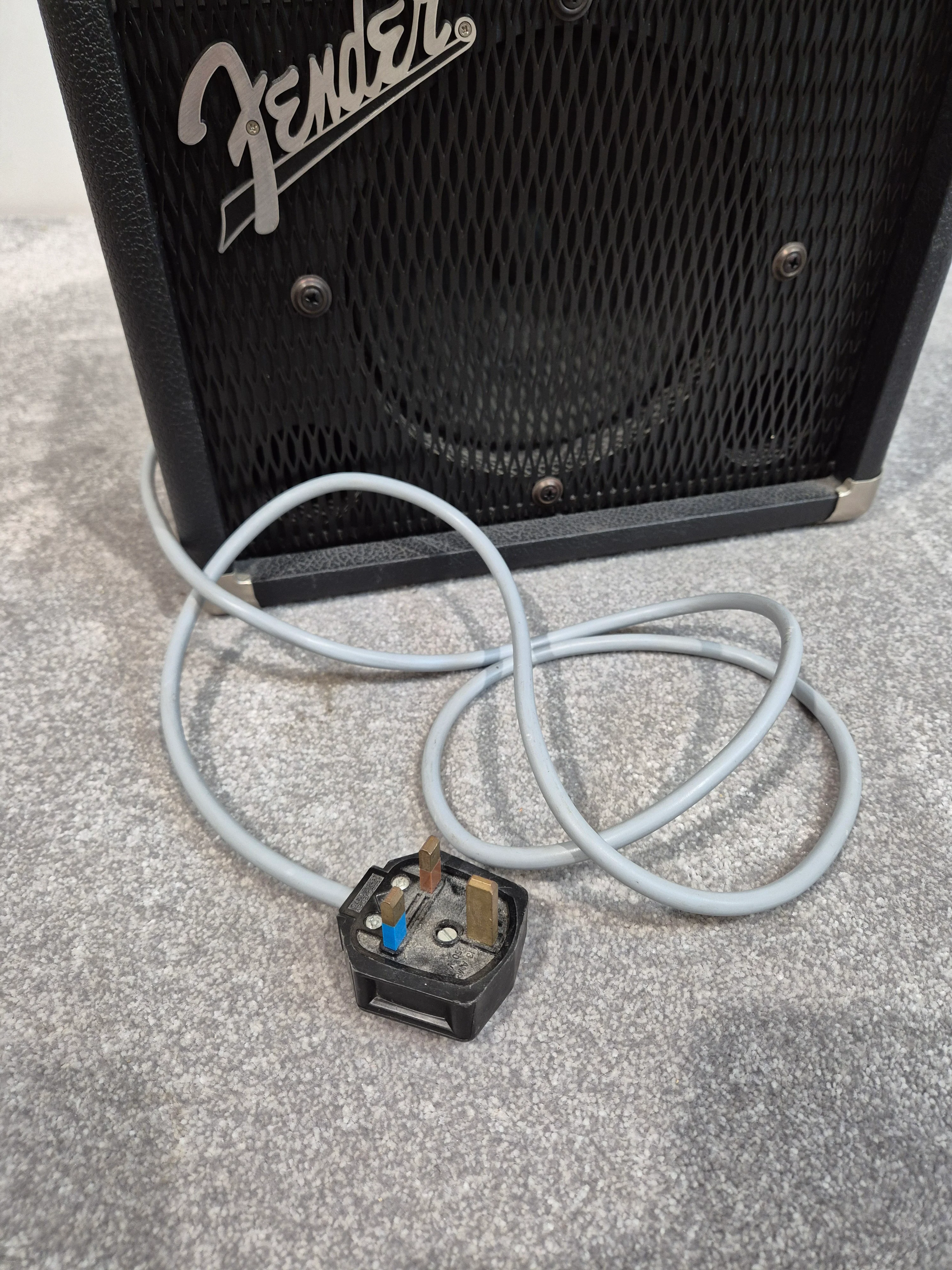 Fender Frontman Reverb - Compact Guitar Practice Amp - Image 9