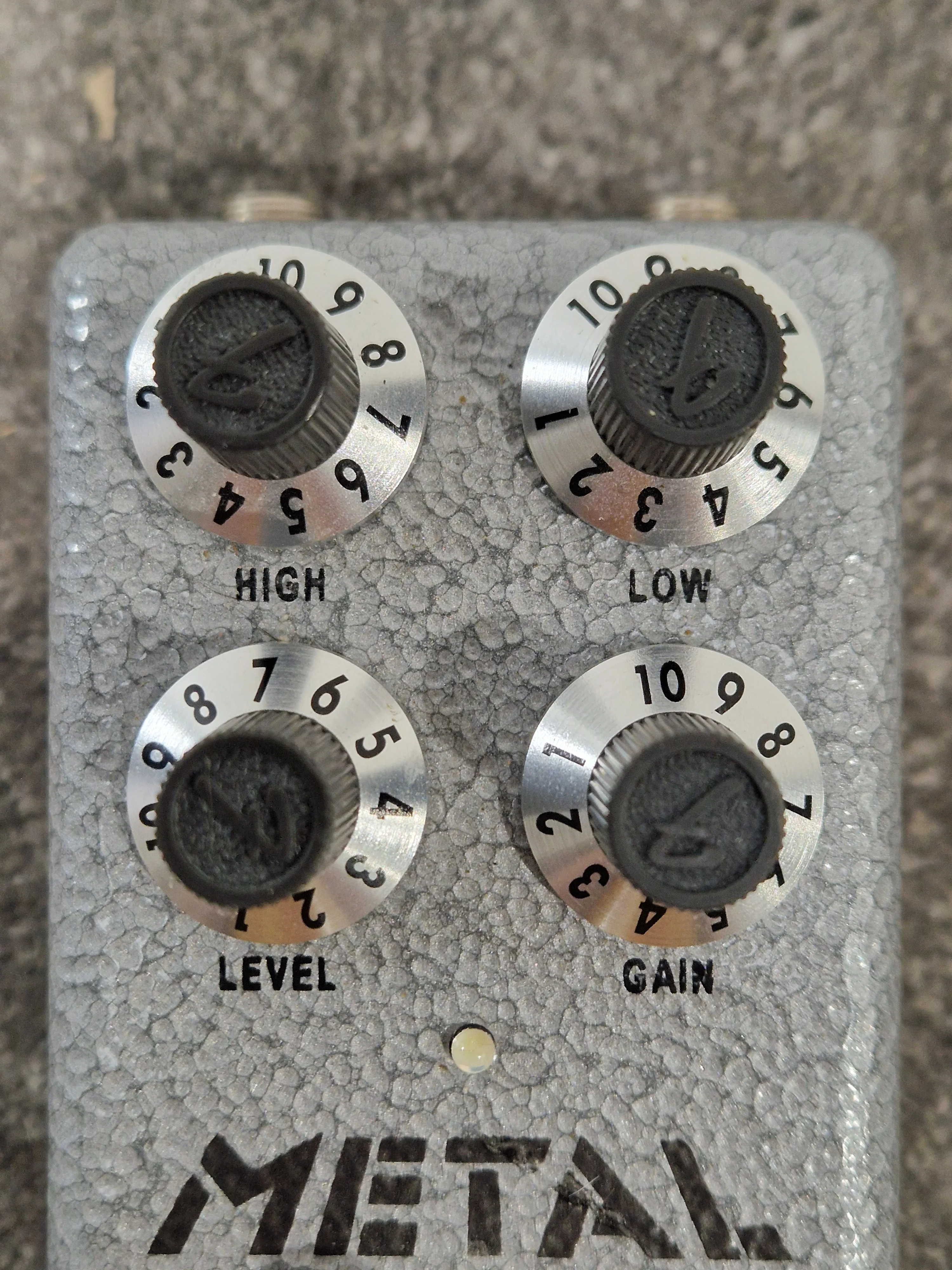 Fender Hammertone Metal Pedal Effects Pedal - High Gain Distortion, Durable Design - Excellent - Image 3
