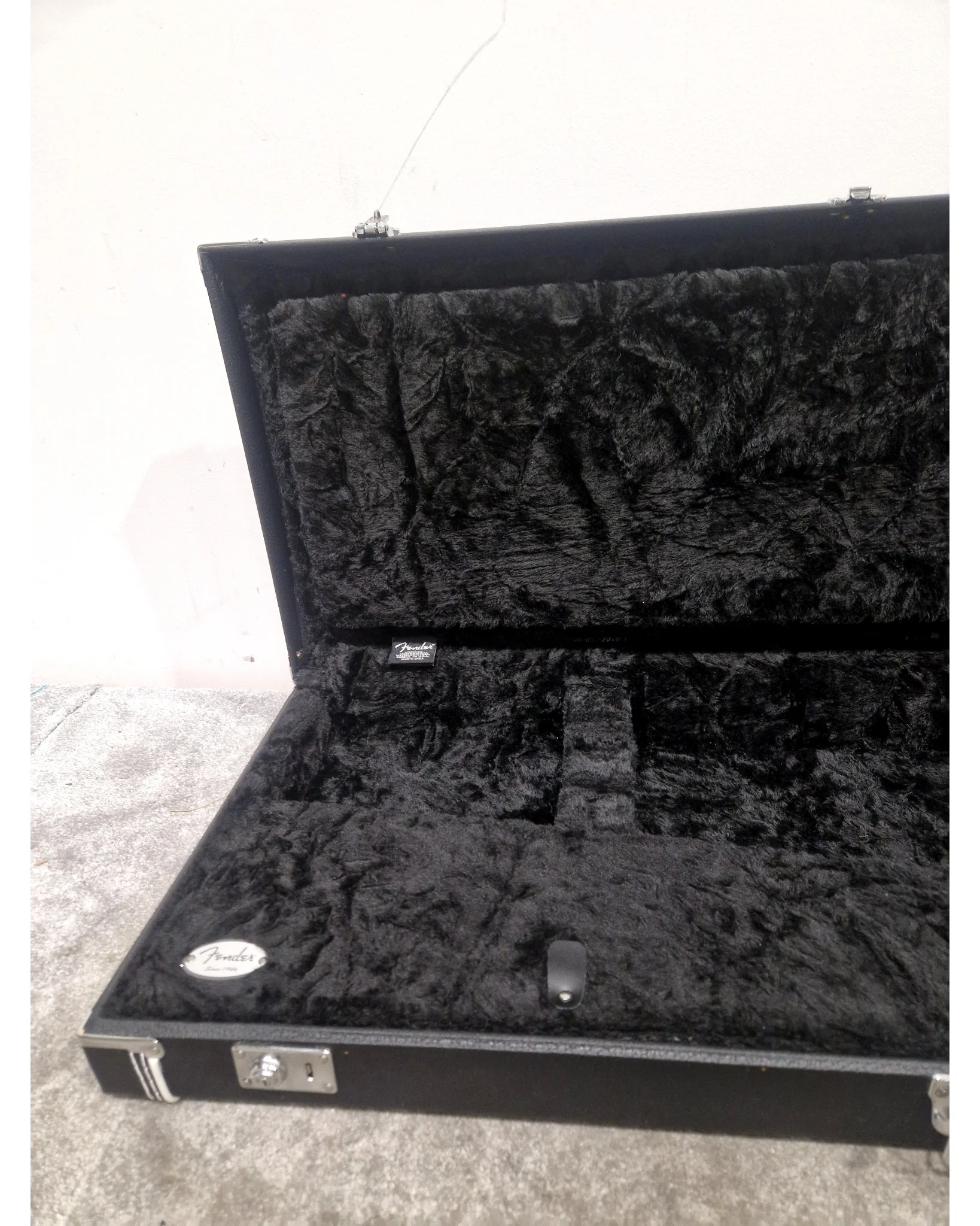 Fender Hardcase - Case - Black - Excellent - Image 3