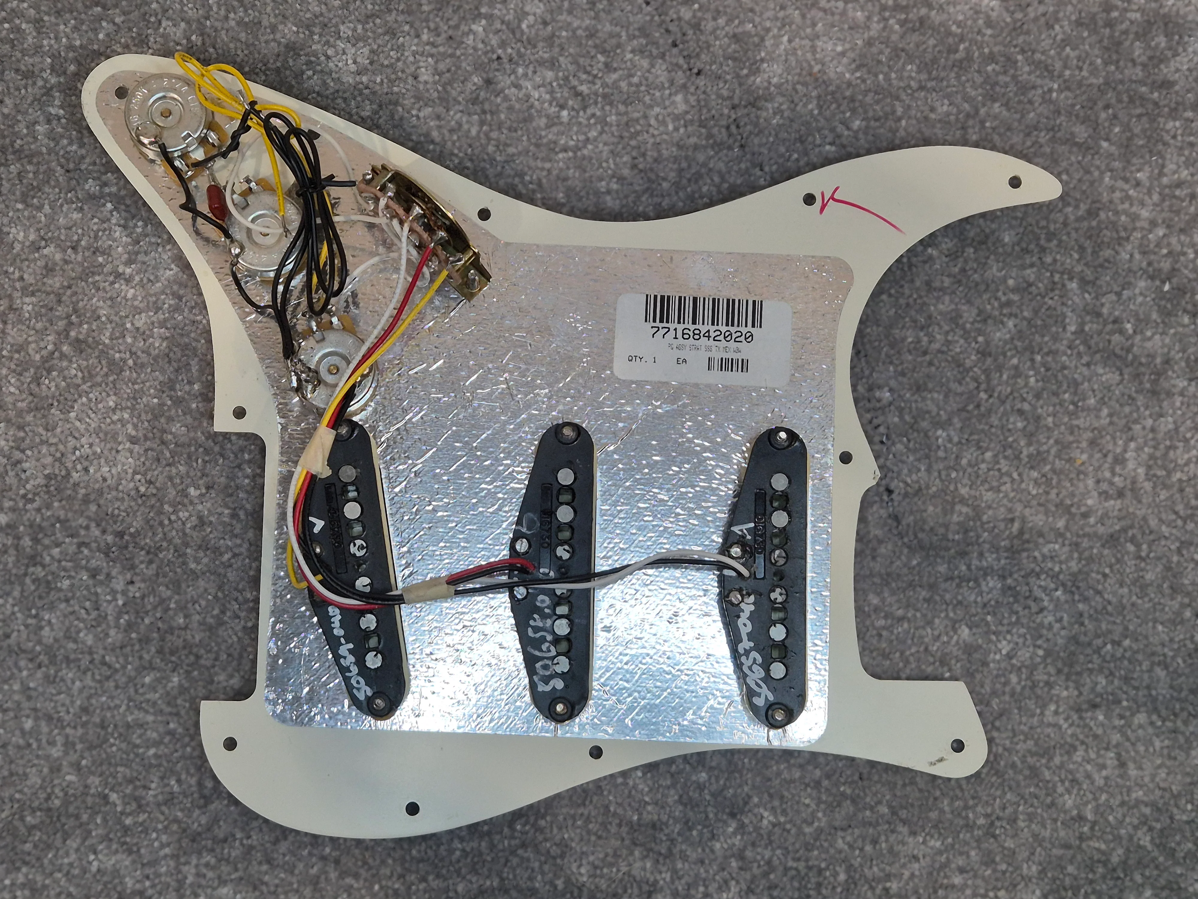 Genuine Fender Pre Wired Stratocaster Loaded Pickguard - White - Image 5