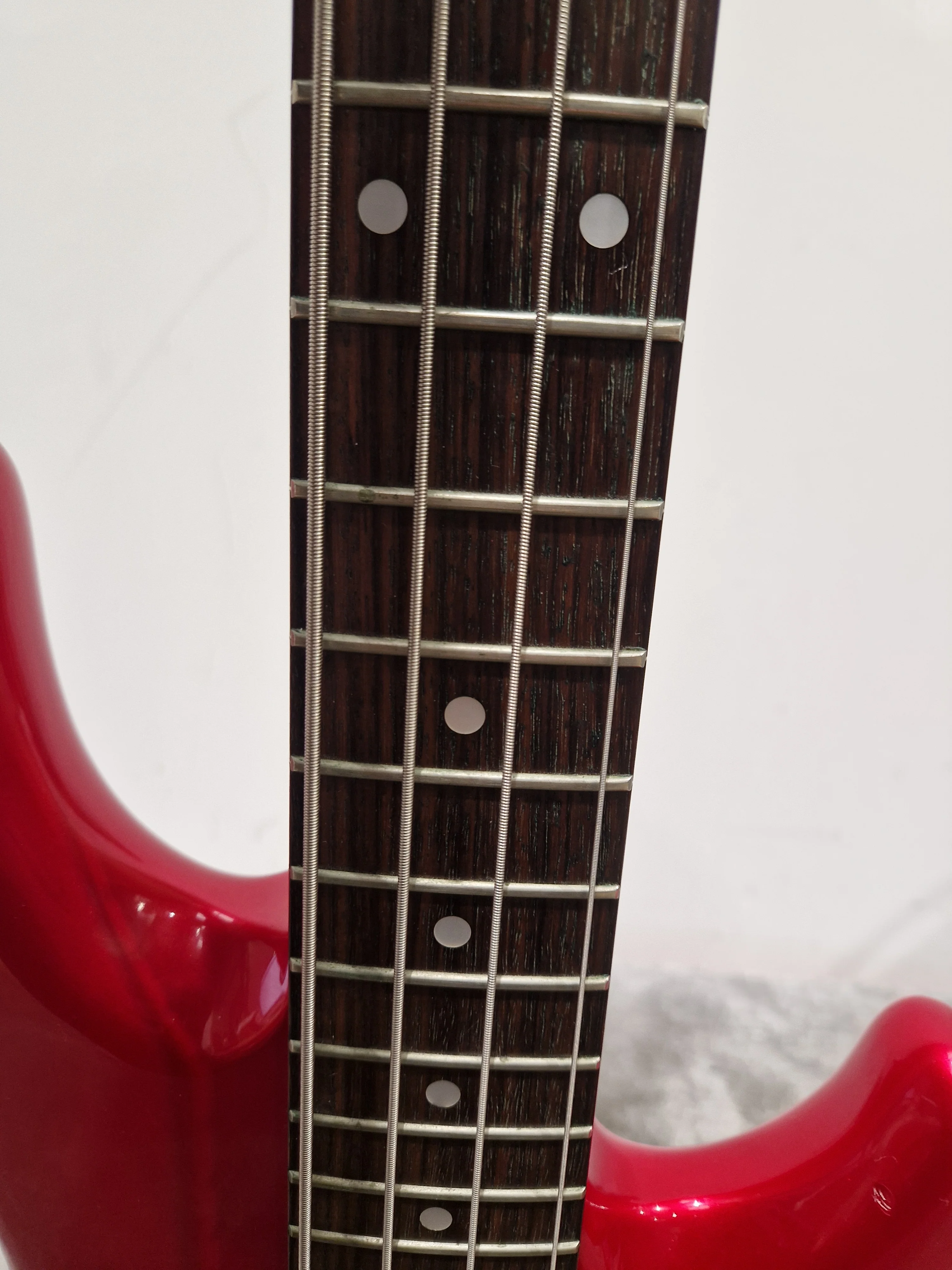 Fender precision bass lyte S/N N001939 Made in japan 1994 Candy Red - Excellent w/ Hard Case & Full setup - Image 12