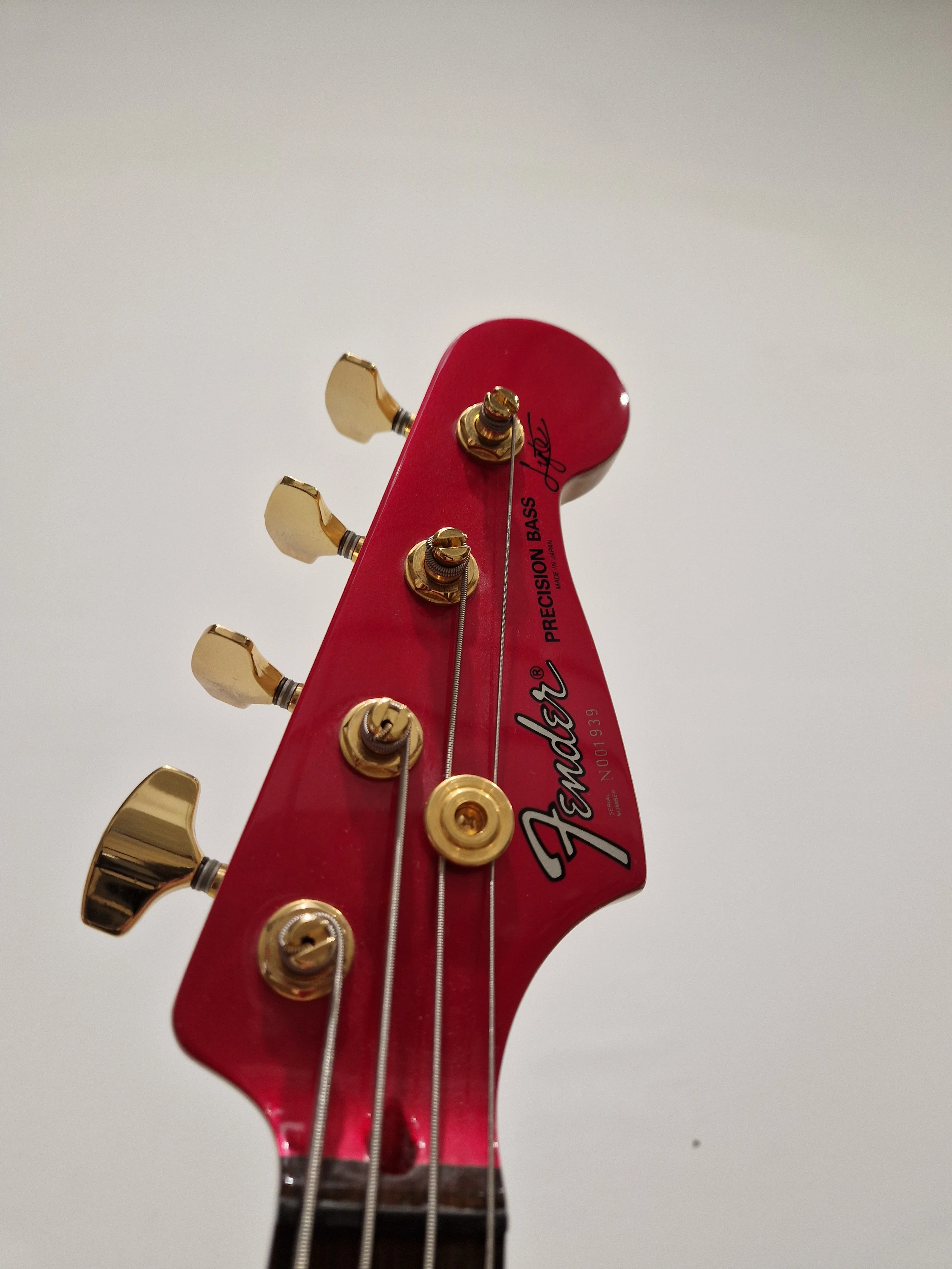 Fender precision bass lyte S/N N001939 Made in japan 1994 Candy Red - Excellent w/ Hard Case & Full setup - Image 13