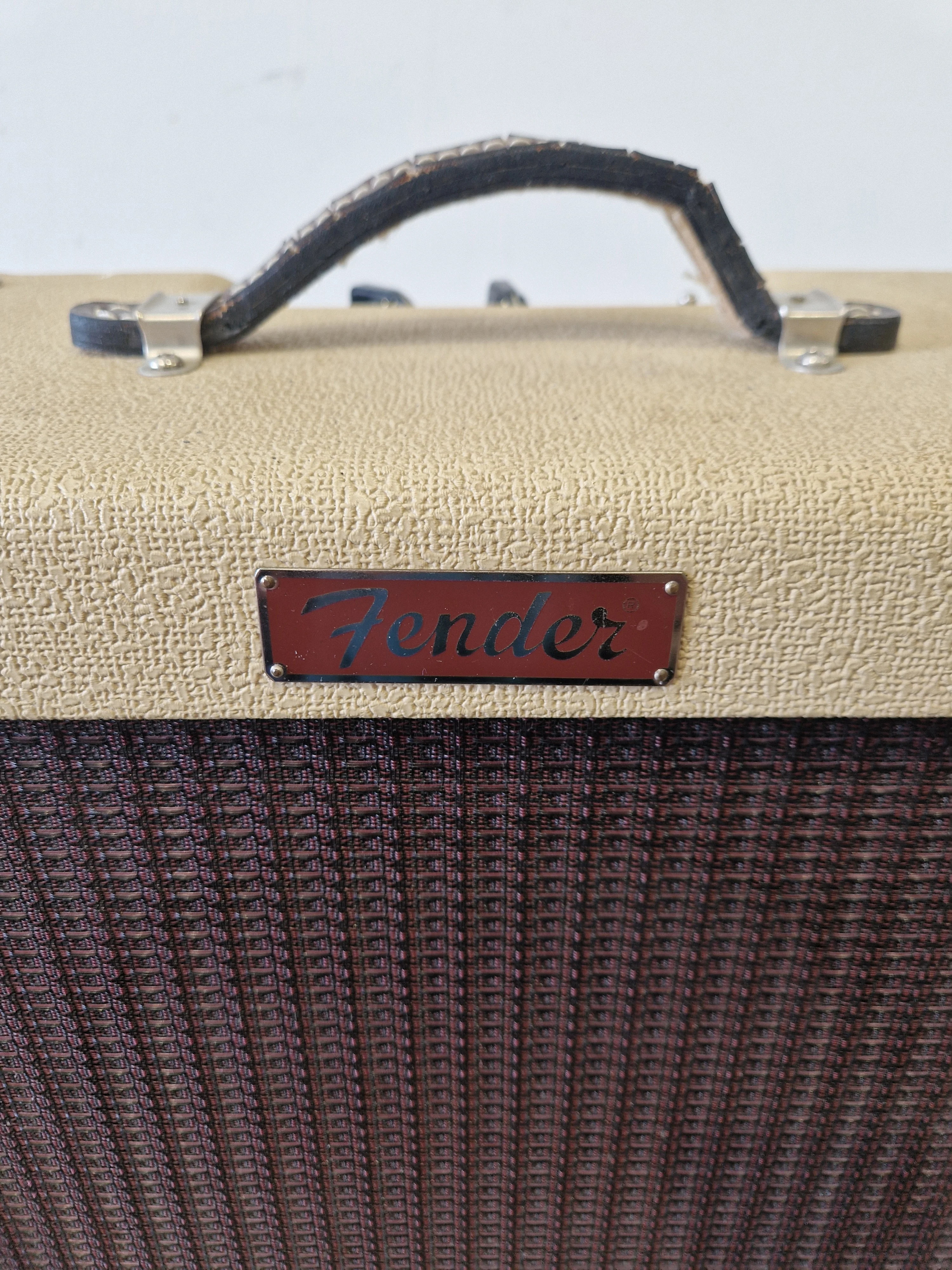 Fender Pro Junior Blonde Amplifier - 15 Watts, Single 10" Speaker - Excellent w/ Power Supply - Image 3