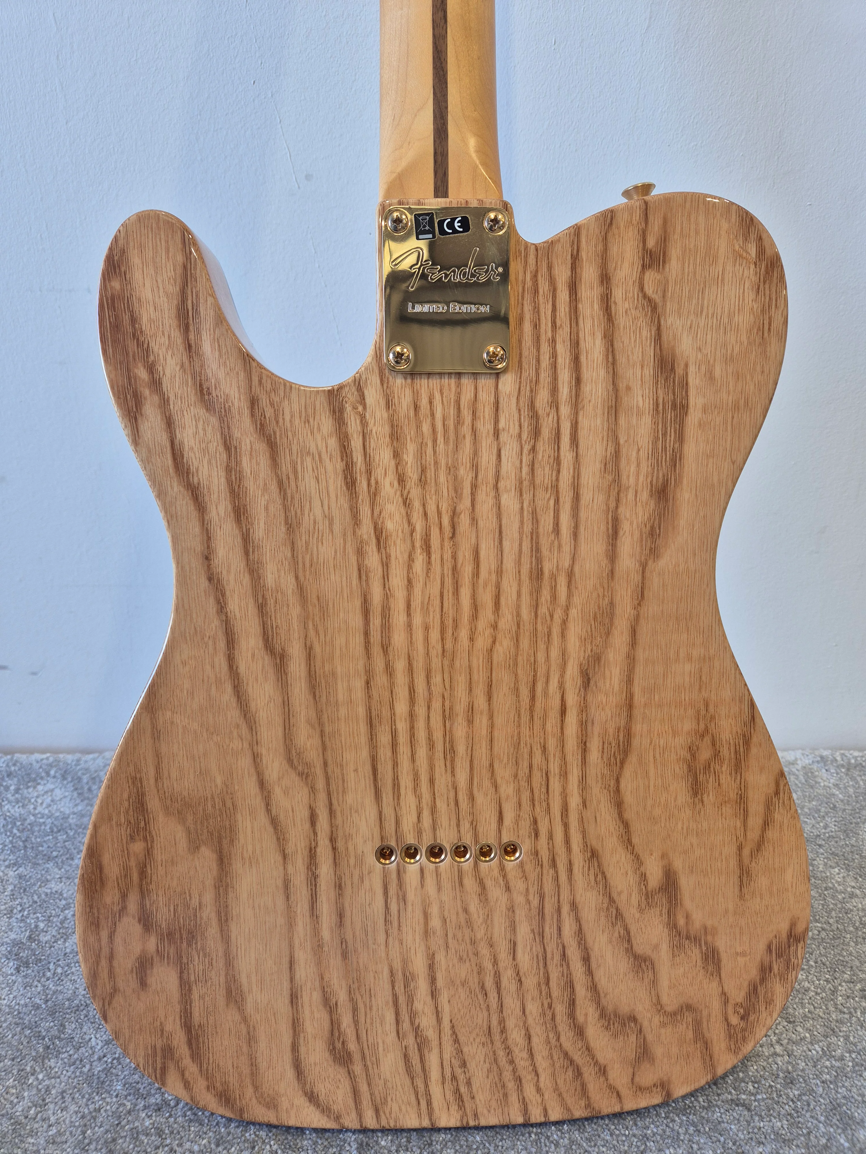 Fender Rarities Red Mahogany Telecaster – Limited Edition Electric Guitar  US19012782 – Excellent w/ Fender Hard Case and Certification - Image 9