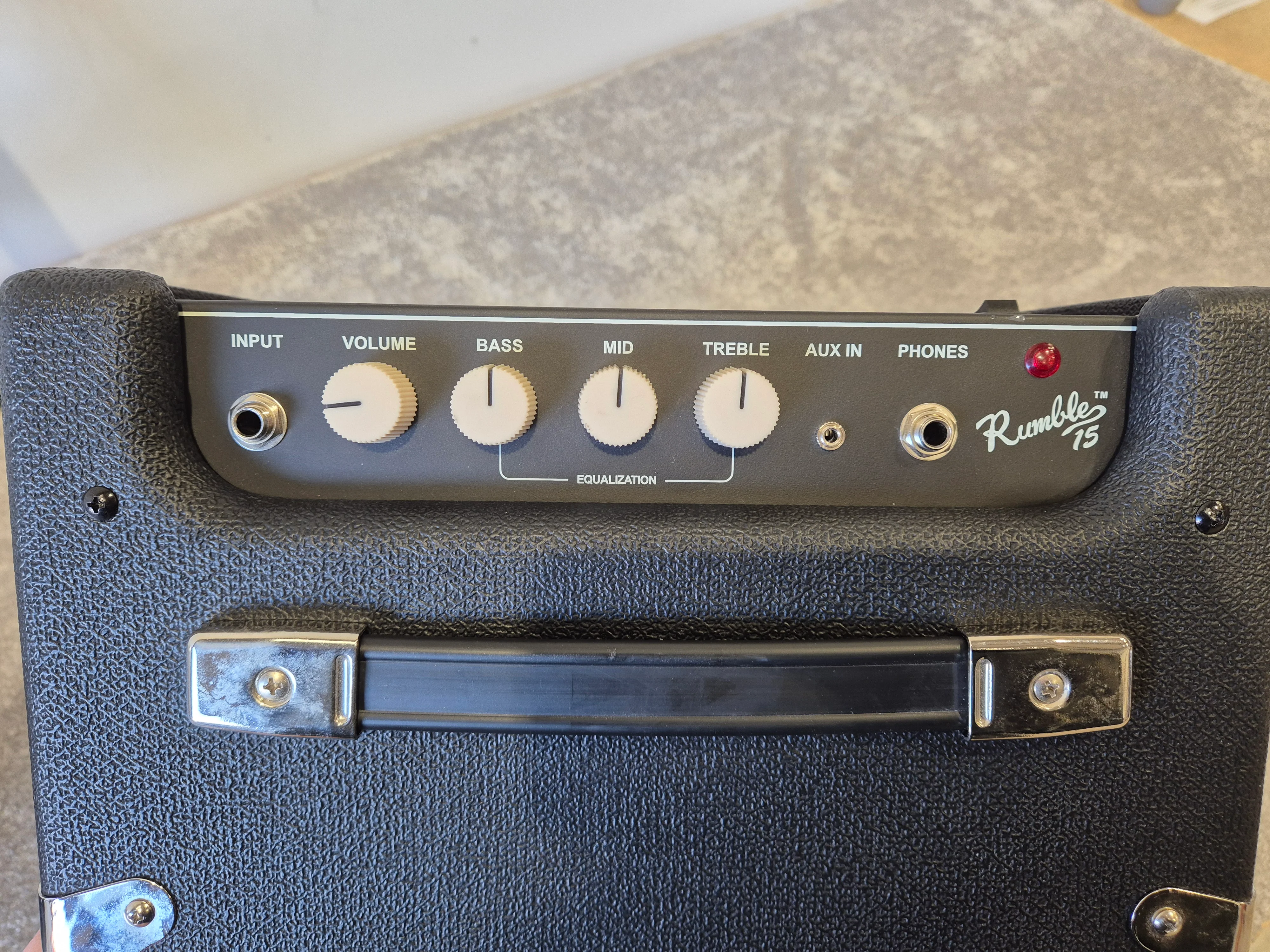 Fender Rumble 15 - Compact and Portable Bass Amplifier - Image 5