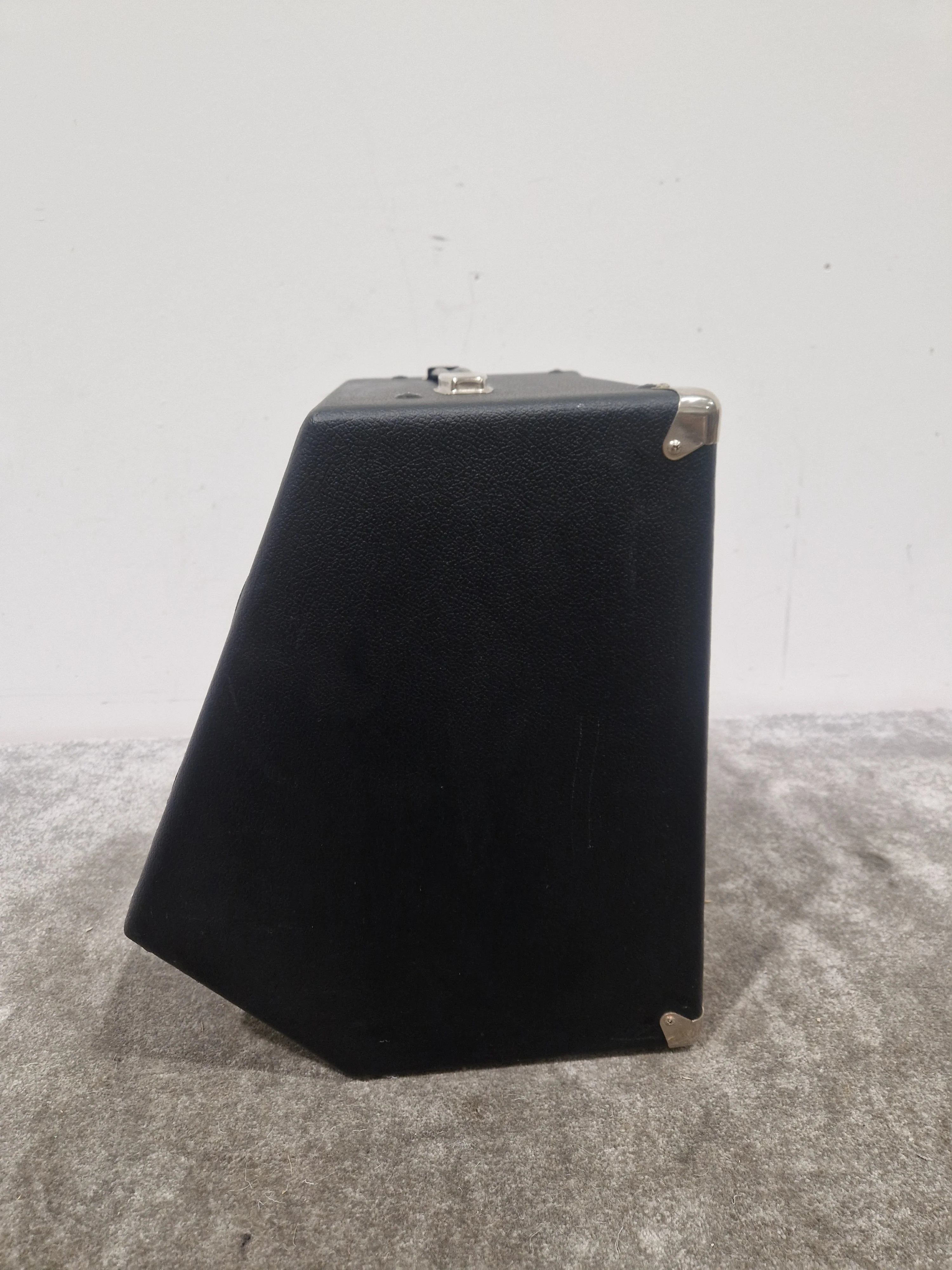Fender Rumble 30 - Bass Amplifier - Excellent w/ Power Cable - Image 12