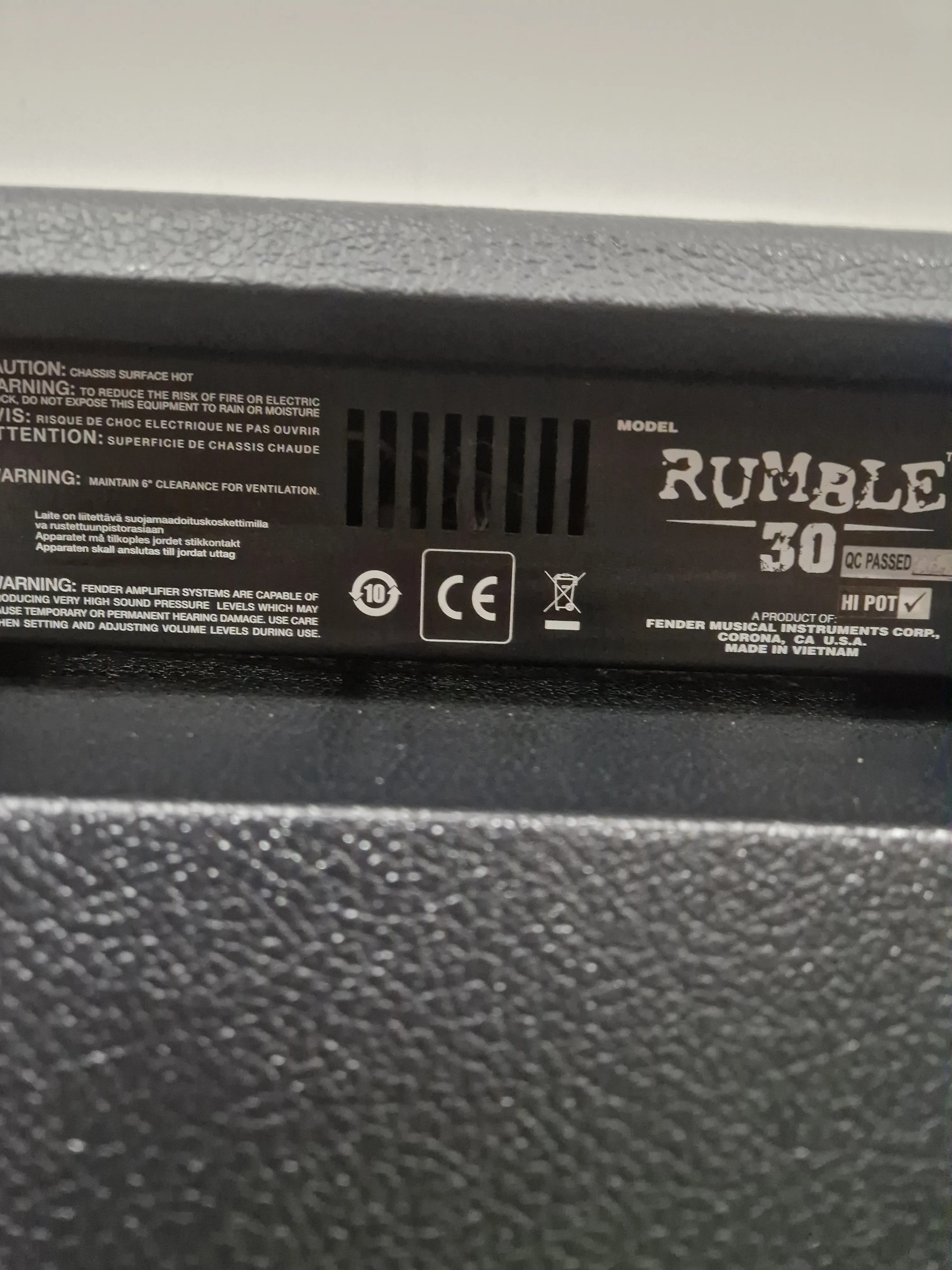 Fender Rumble 30 - Bass Amplifier - Excellent w/ Power Cable - Image 16