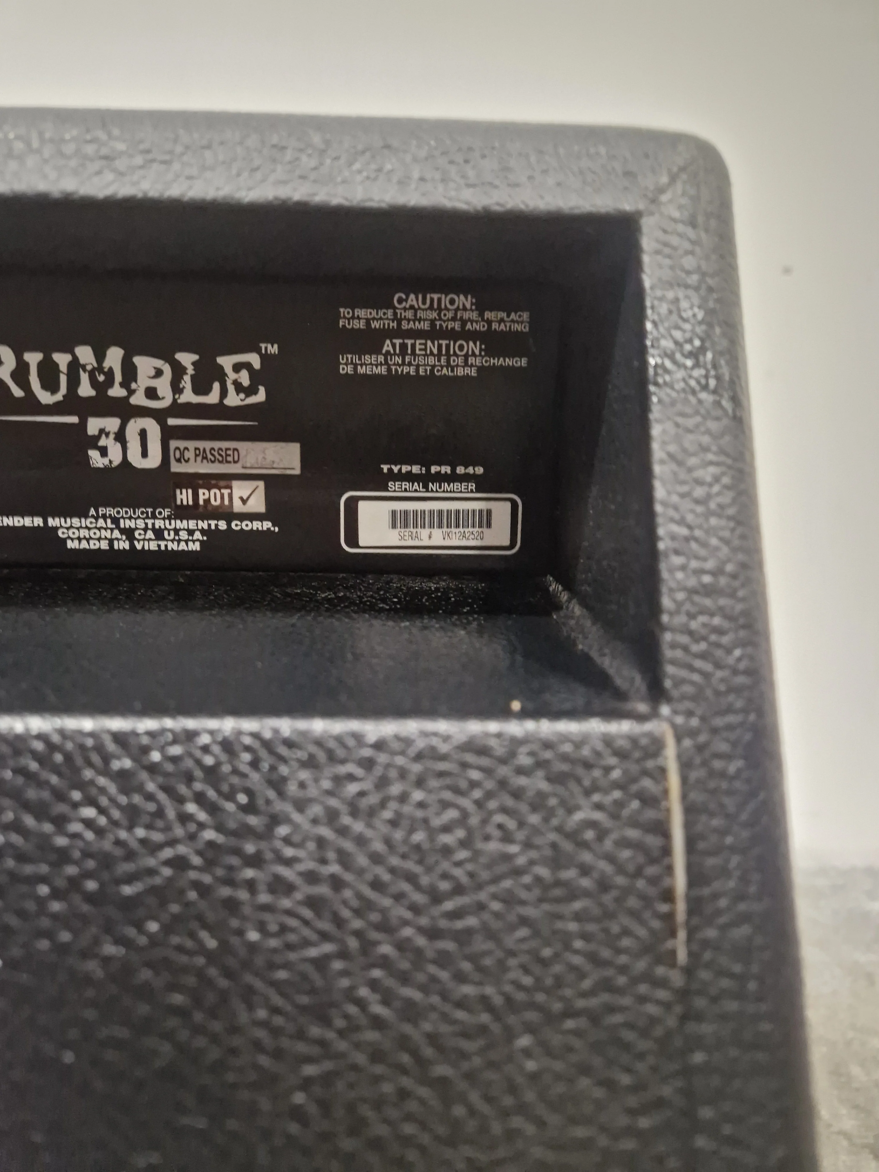 Fender Rumble 30 - Bass Amplifier - Excellent w/ Power Cable - Image 17
