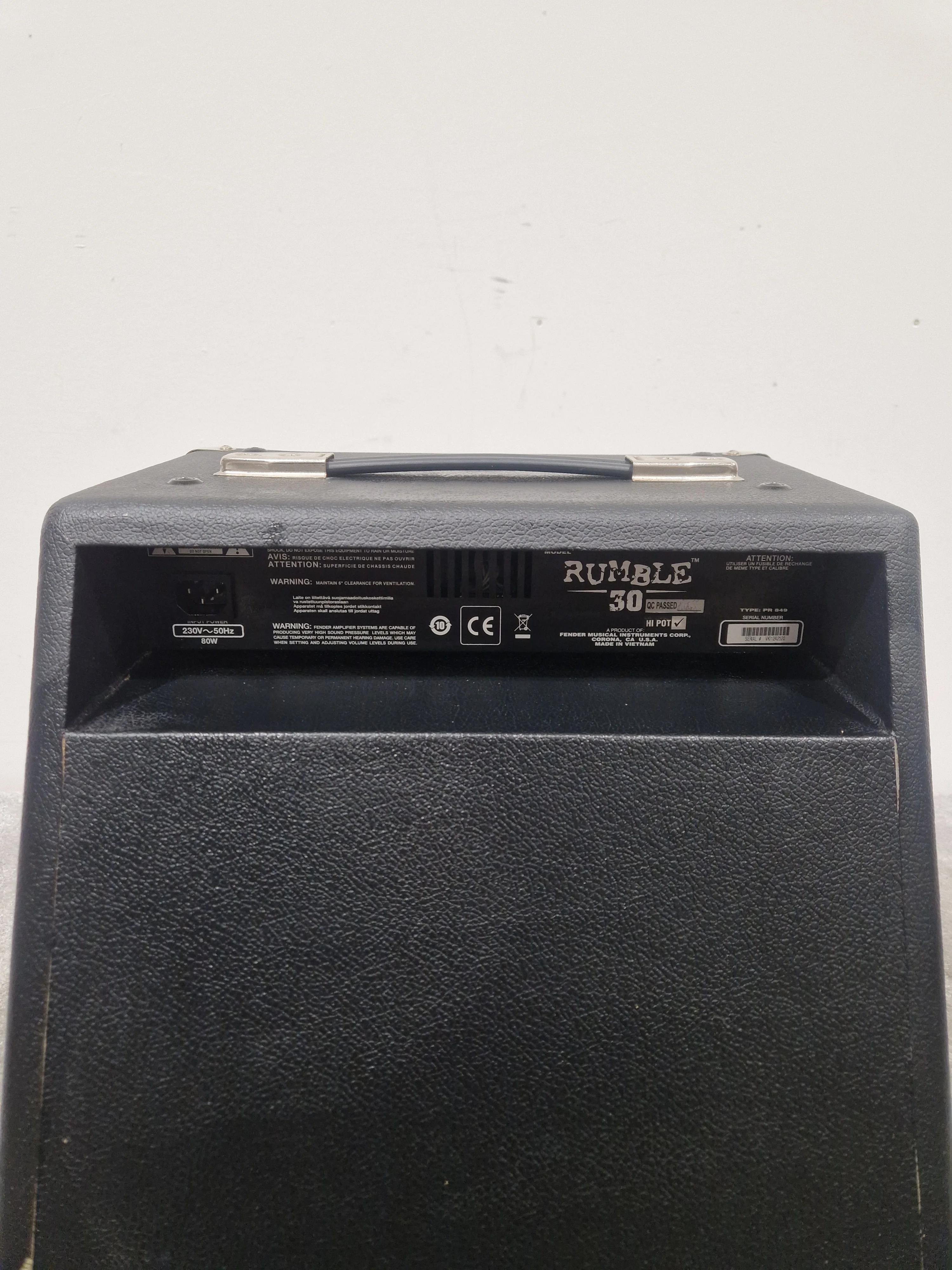Fender Rumble 30 - Bass Amplifier - Excellent w/ Power Cable - Image 18
