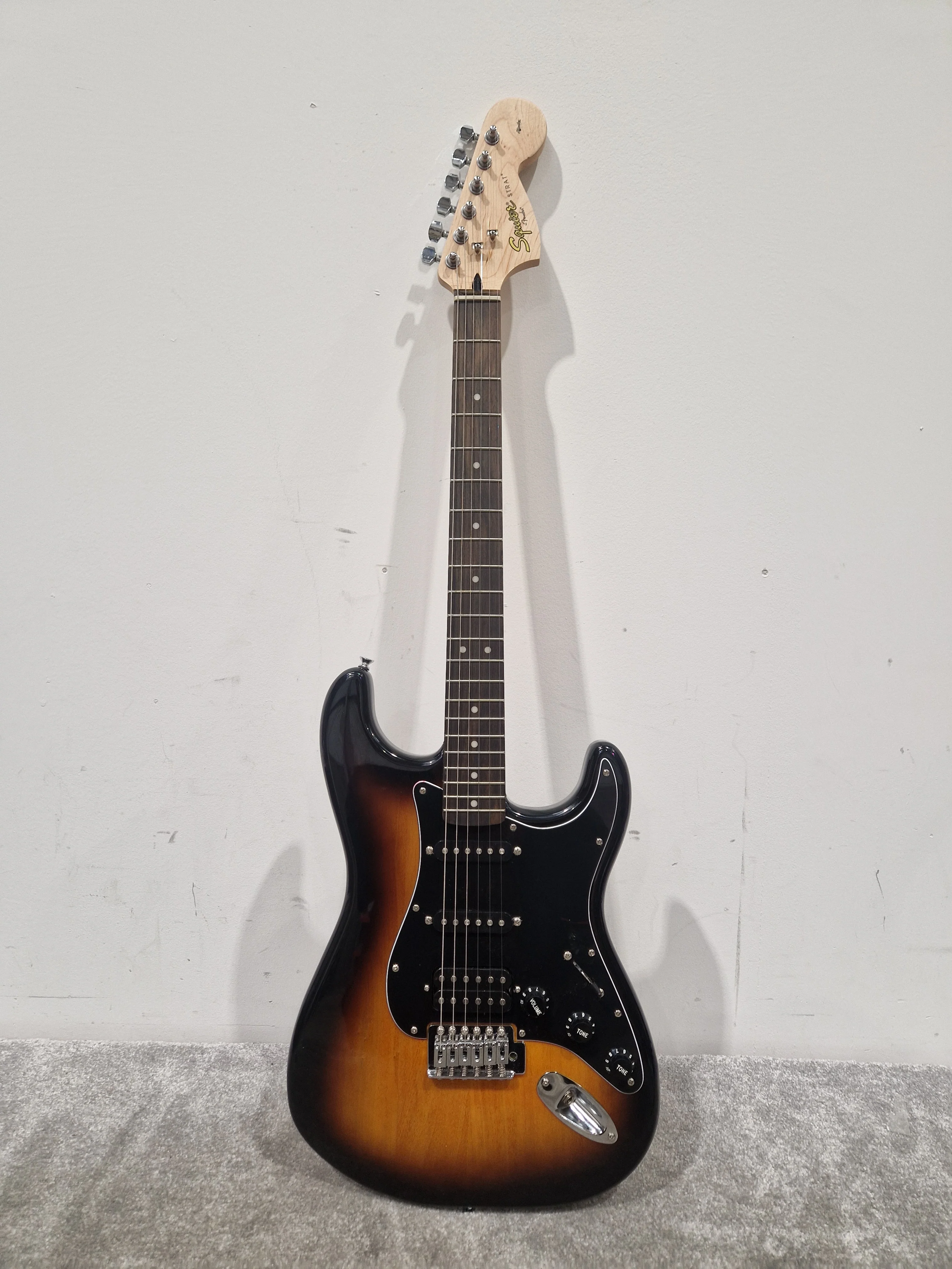 Fender Squier Strat Affinity - Classic Tone Electric Guitar - Excellent w/ Soft Case - Image 2