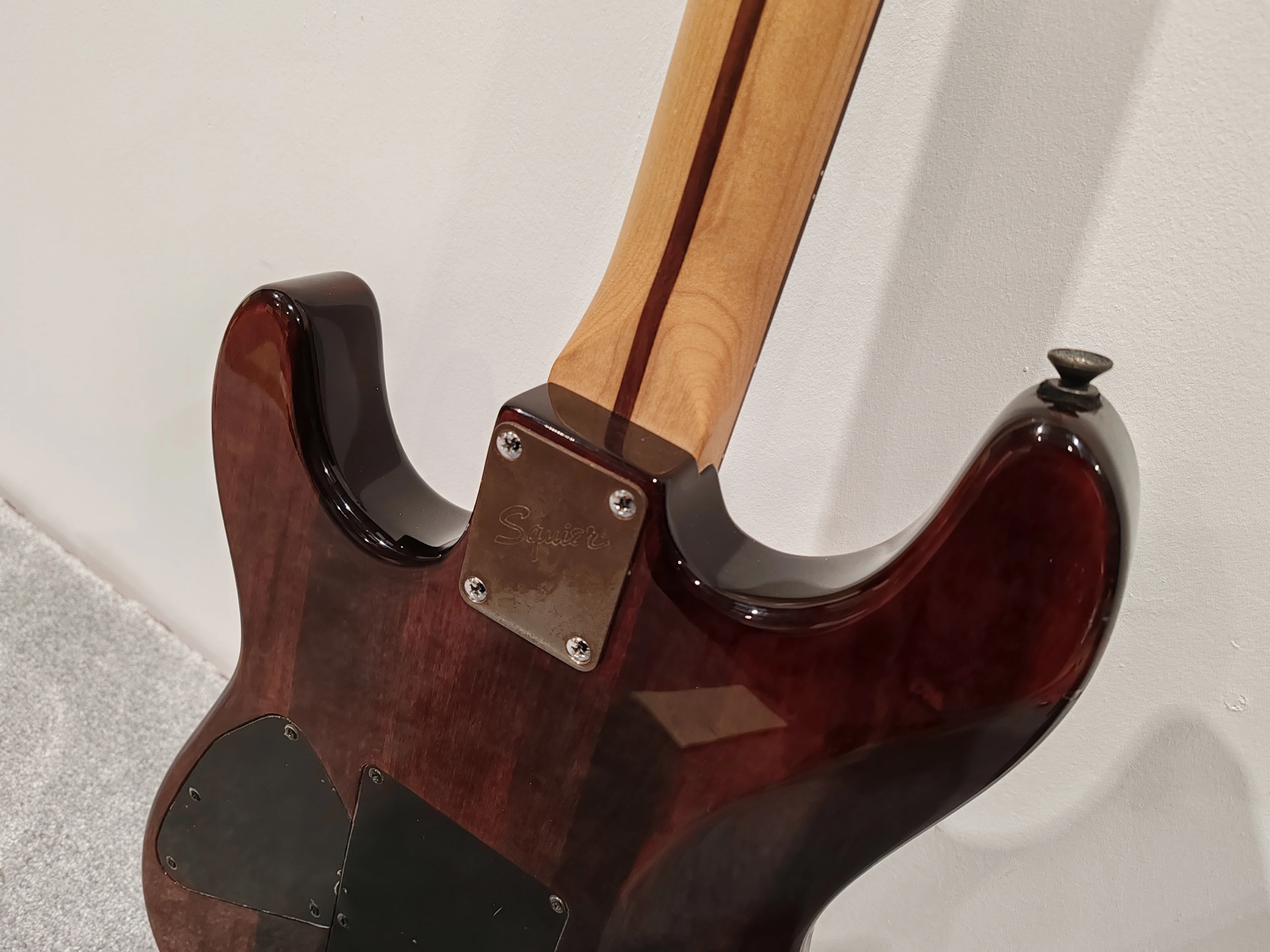 Fender Squier Stratocaster Obey Graphic – HSS Electric Guitar – Very Good w/ New Tremolo Bar - Image 10