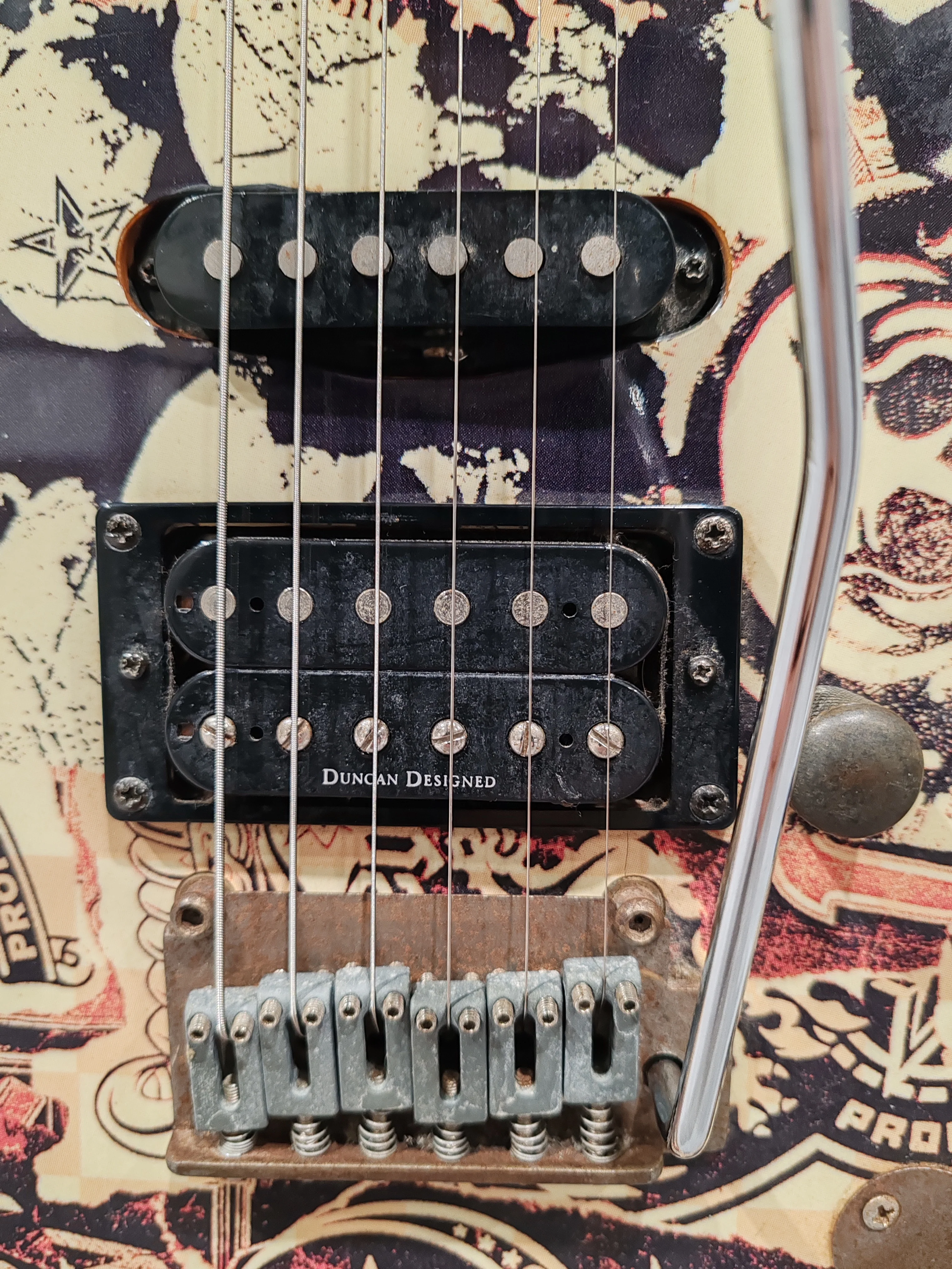 Fender Squier Stratocaster Obey Graphic – HSS Electric Guitar – Very Good w/ New Tremolo Bar - Image 5