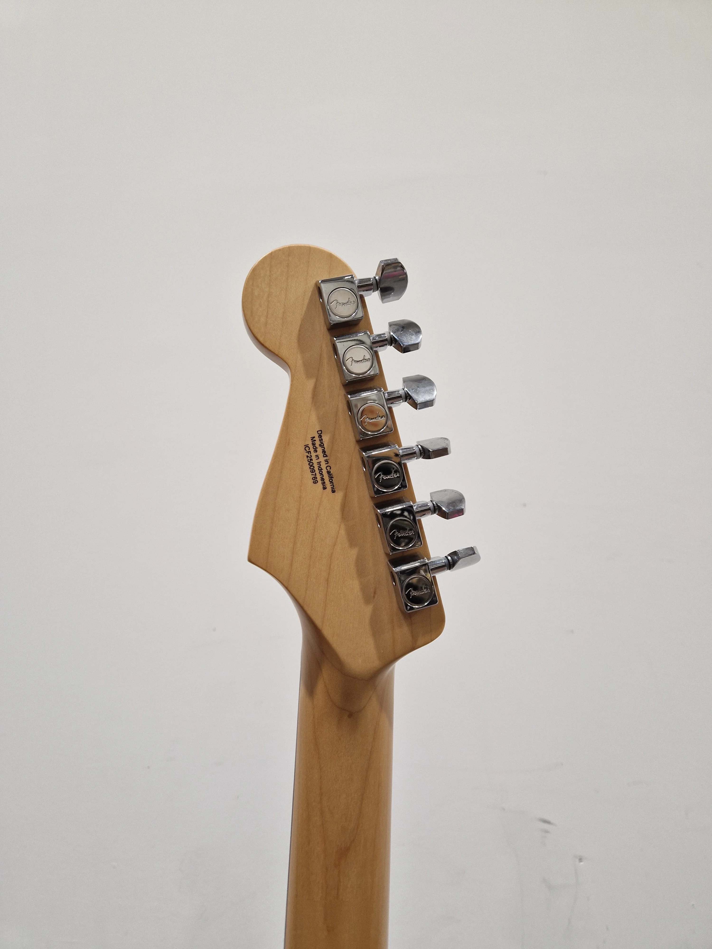 Fender Standard Stratocaster LRL WPG-3TS – 3-Tone Sunburst – Crafted in Indonesia (2023) – Excellent w/ Strap - Image 3