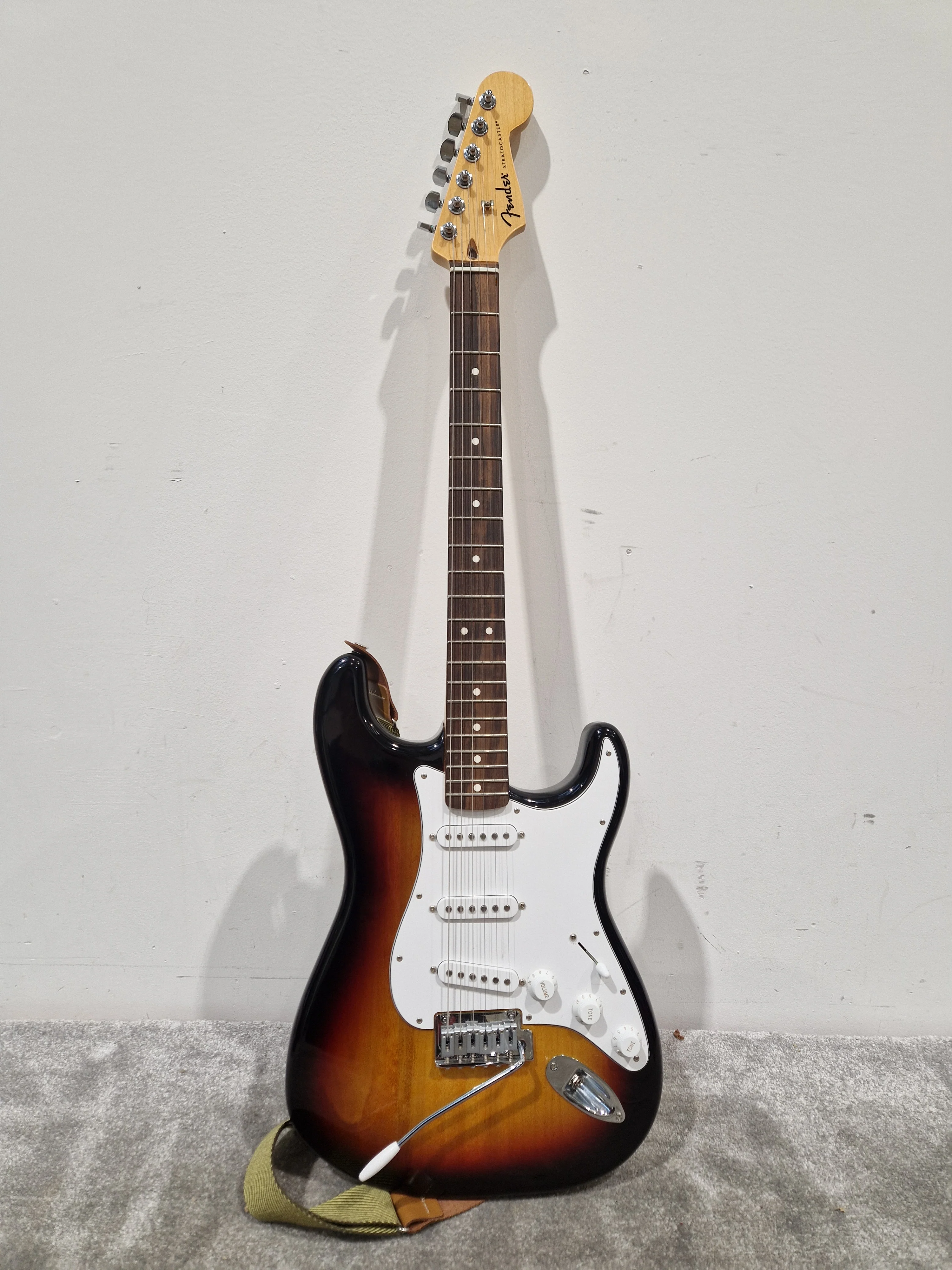 Fender Standard Stratocaster LRL WPG-3TS – 3-Tone Sunburst – Crafted in Indonesia (2023) – Excellent w/ Strap - Image 4