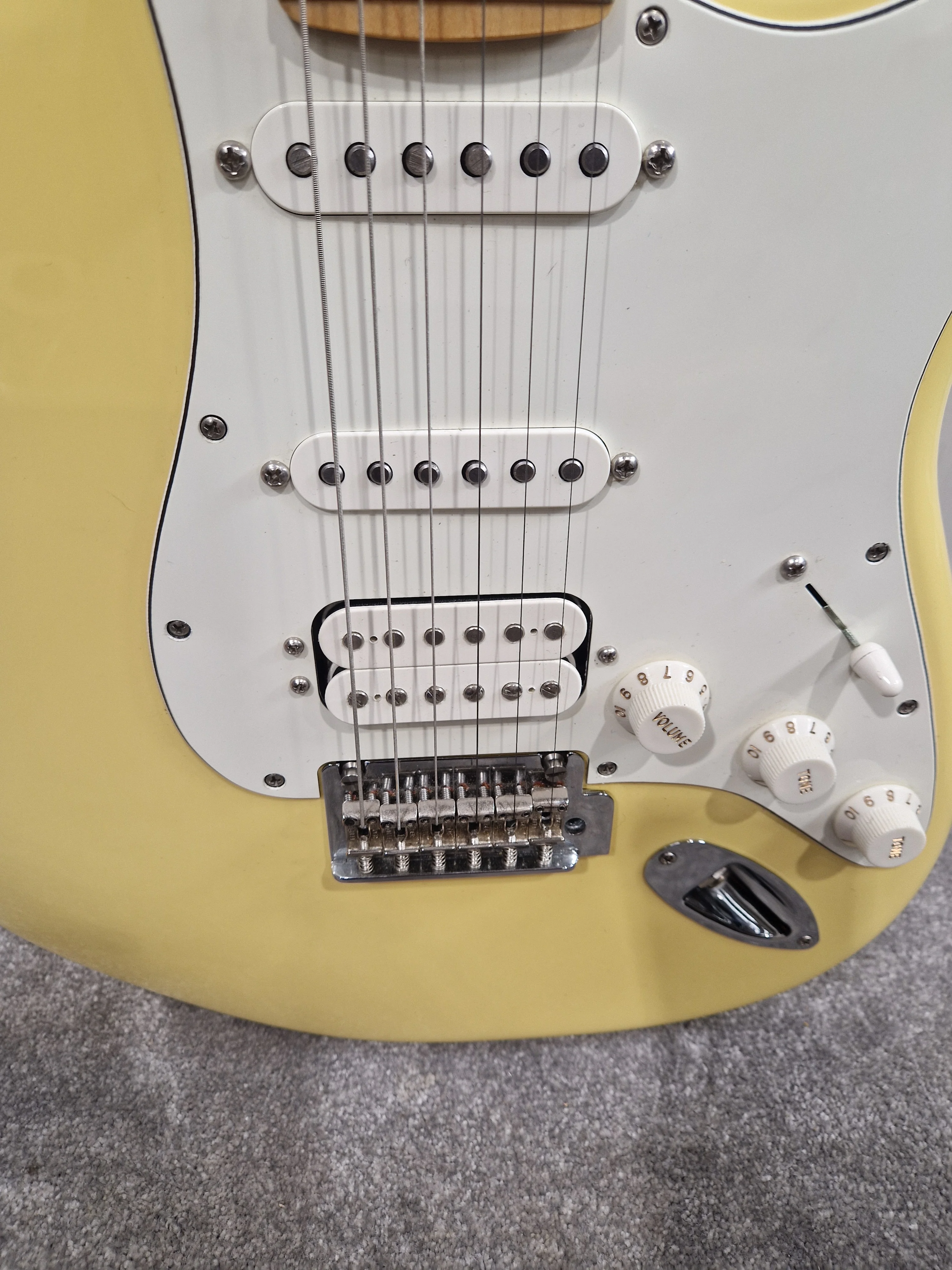 Fender Stratocaster Series Player 2 - Versatile Tone Electric Guitar - Excellent w/ Original Box & Soft Case - Image 8