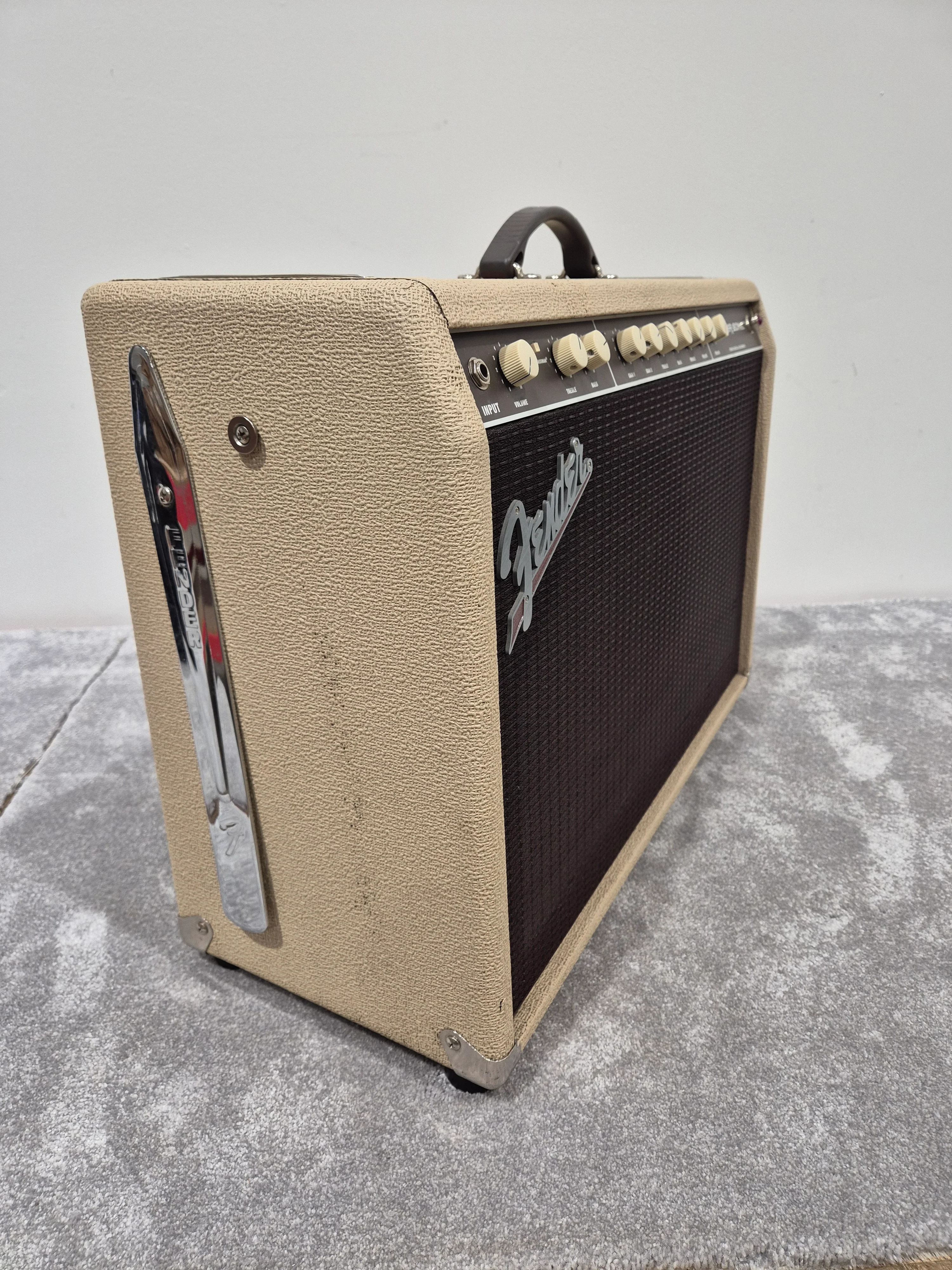 Fender Super Sonic 112 Guitar Amplifier - 60 Watts, Tube-Driven - Very Good - Image 5