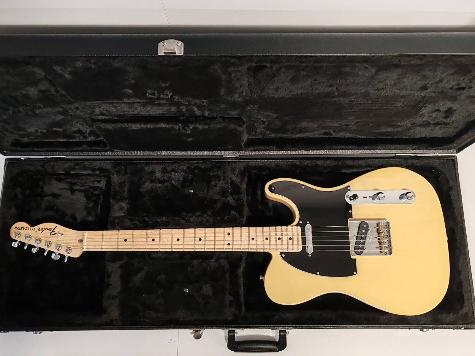 Fender American Telecaster 2017 US17027261 Butterscotch Blonde With Official Hard Case and Strap - Image 5