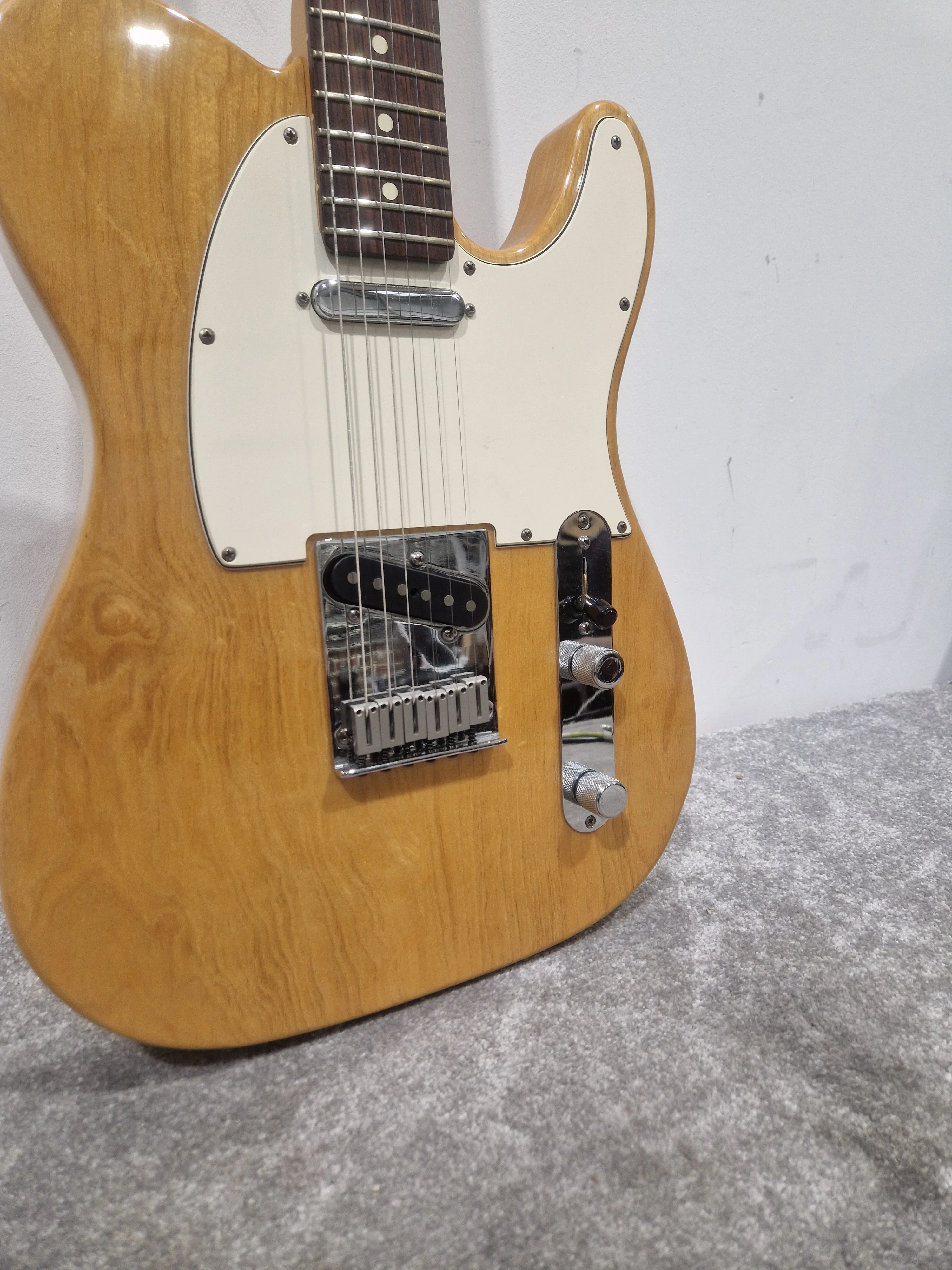 Fender Telecaster American 1999 Natural Finish S/N N9385786 - Solid Body Electric - Excellent w/ Hard Case - Image 5